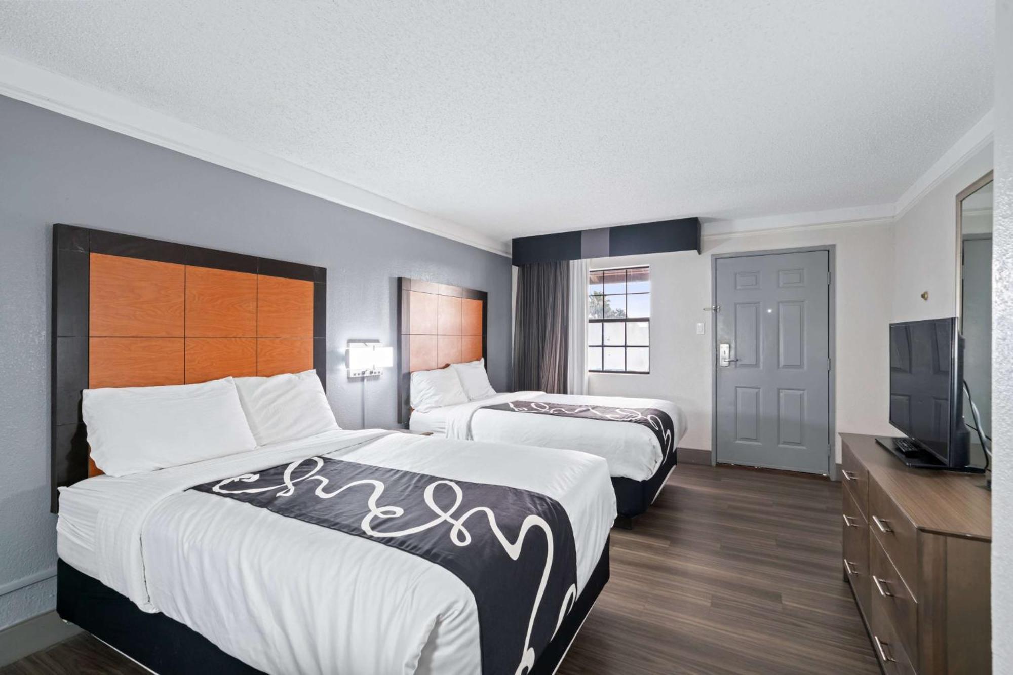 Double Room,1275985930:JPEG