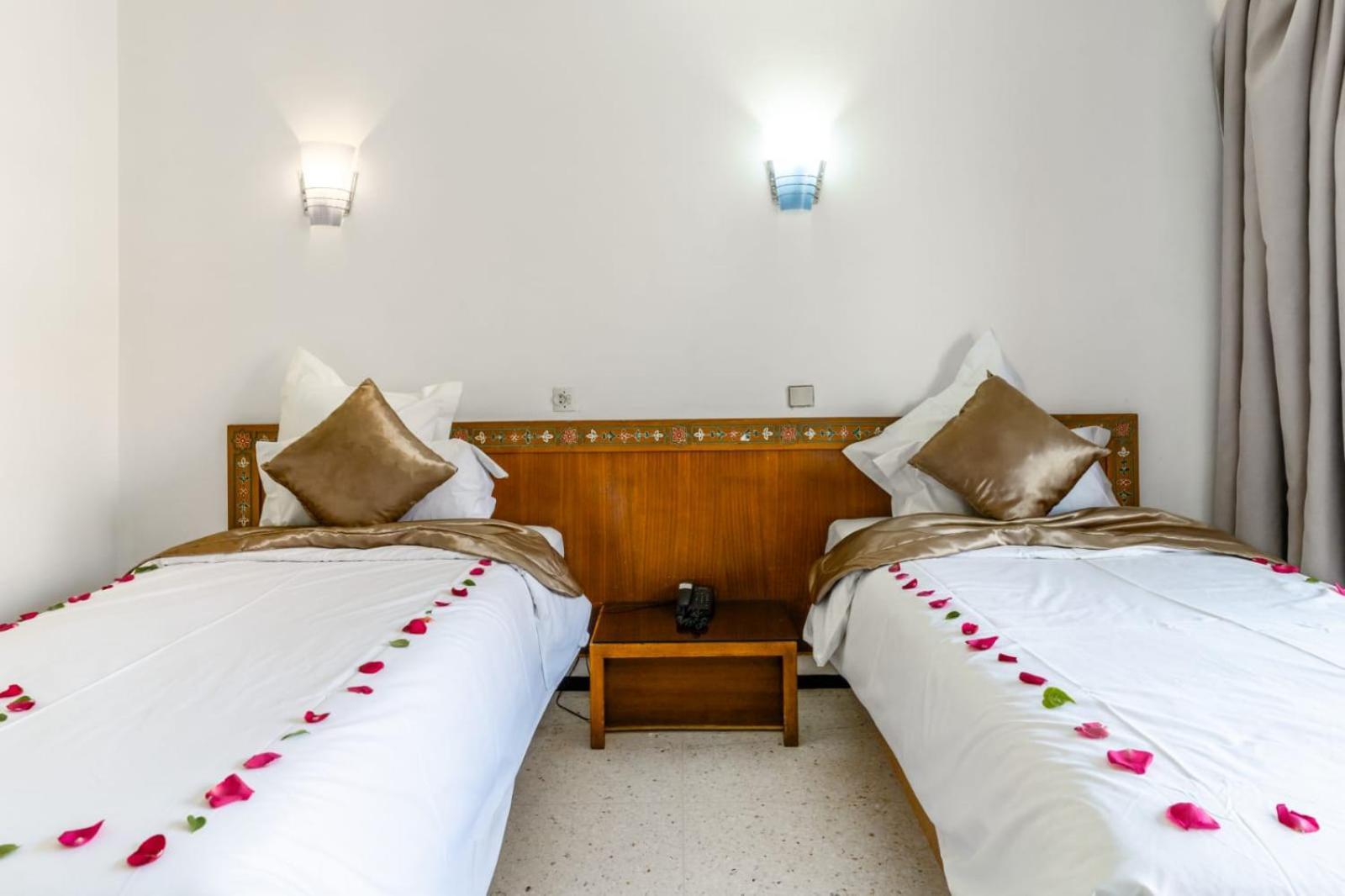Twin Room,1639595794:JPEG