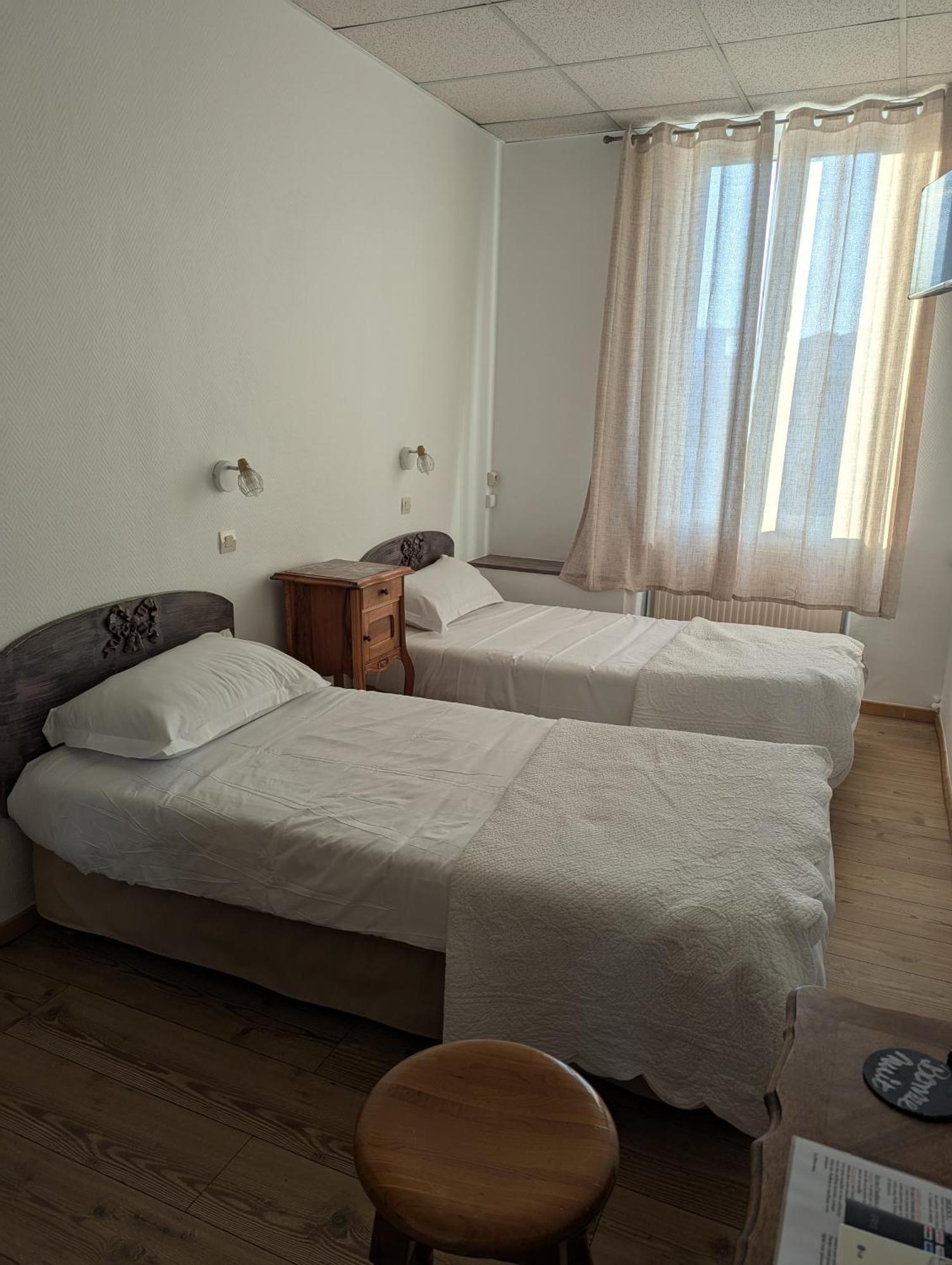 Family Room,1640371348:JPEG