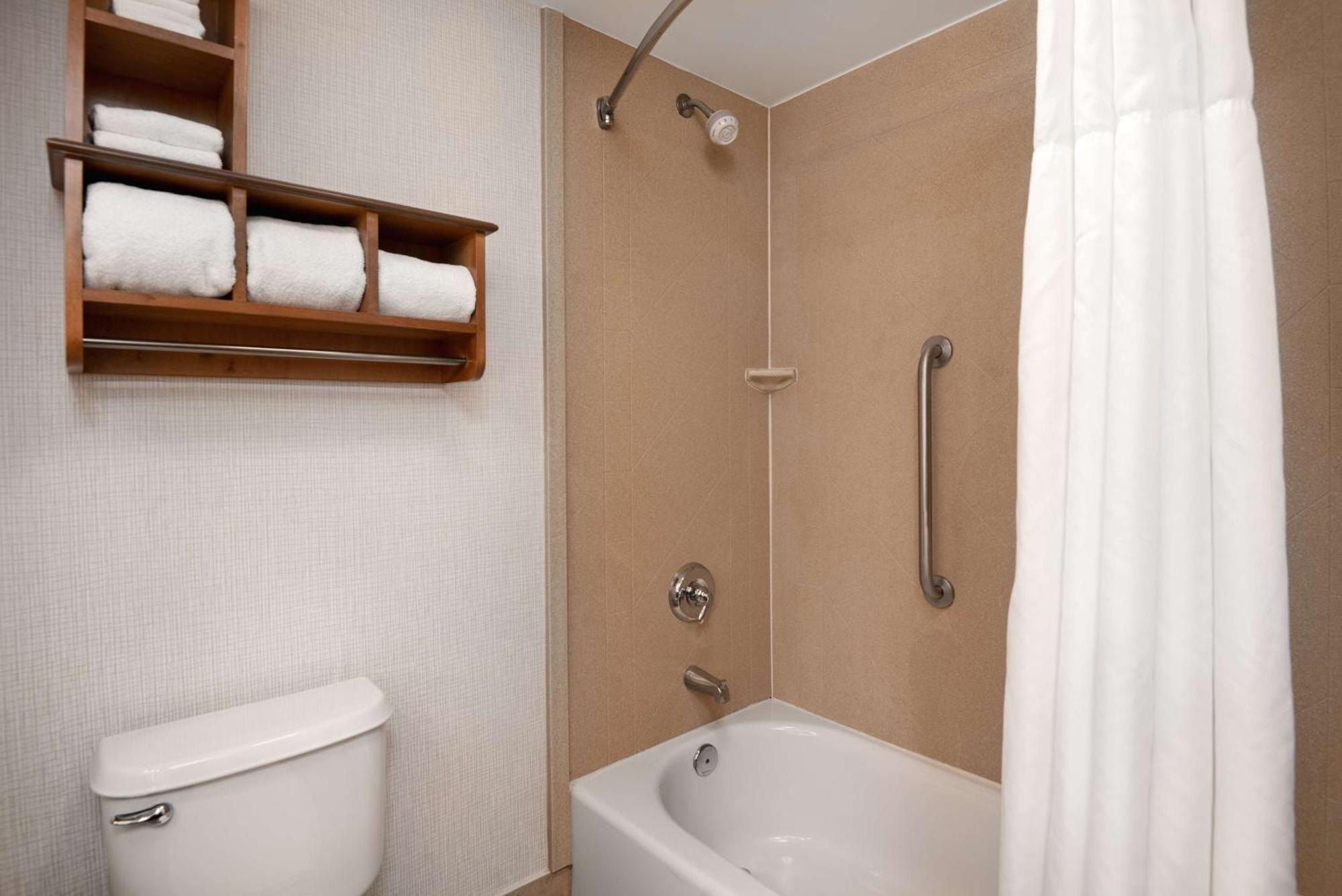 Room with Two Queen Beds - Non-Smoking