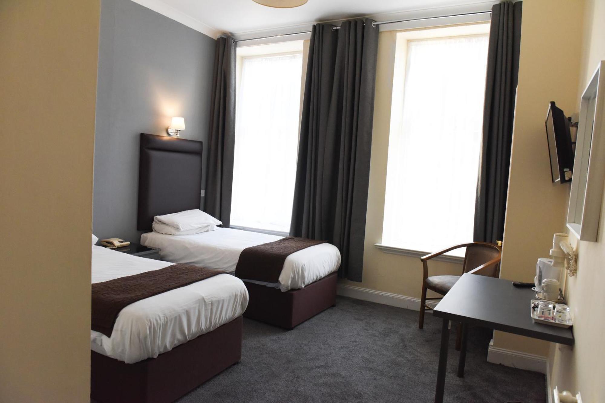 Twin Room,1640377112:JPEG