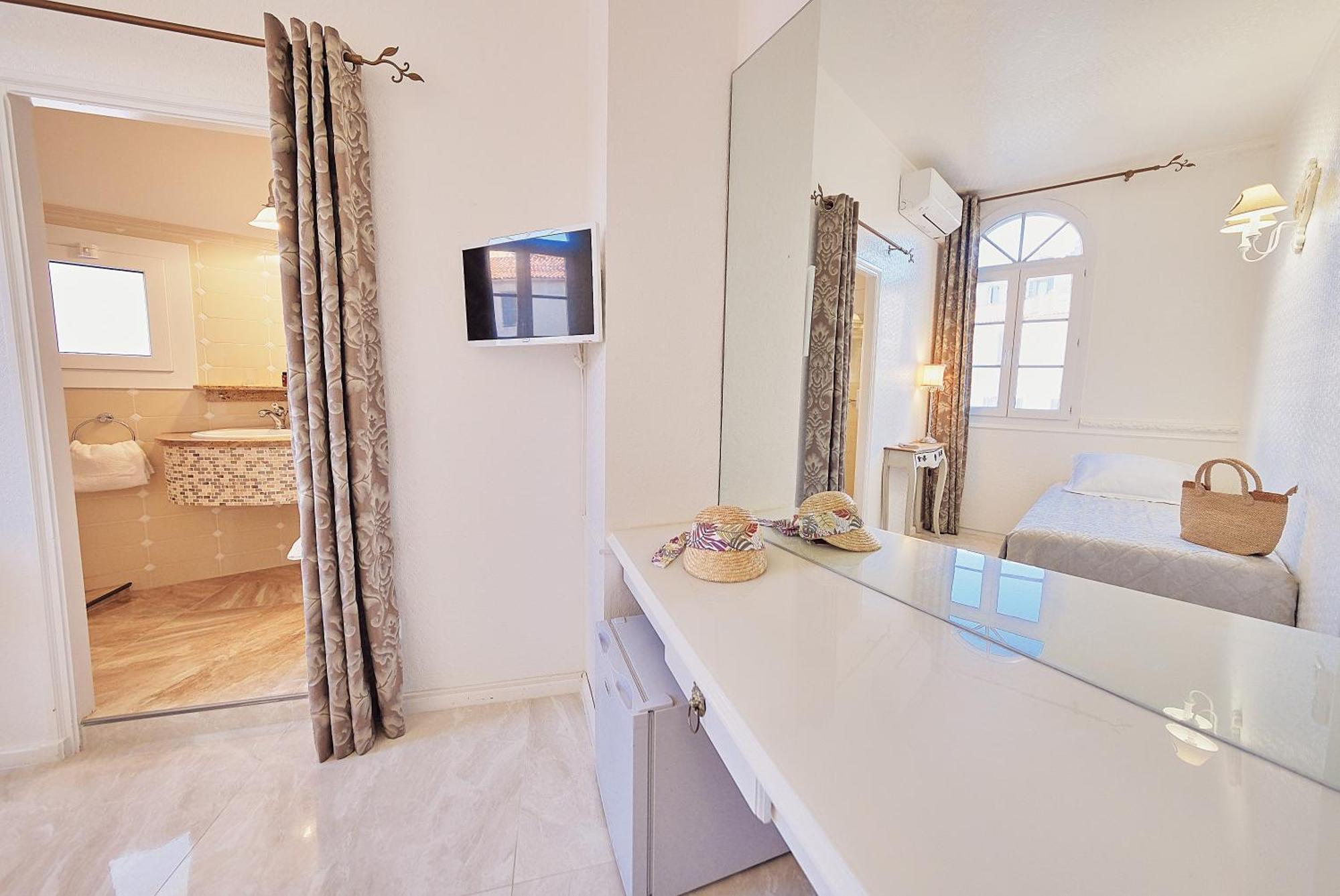 Single Room Bathroom,1640383291:JPEG