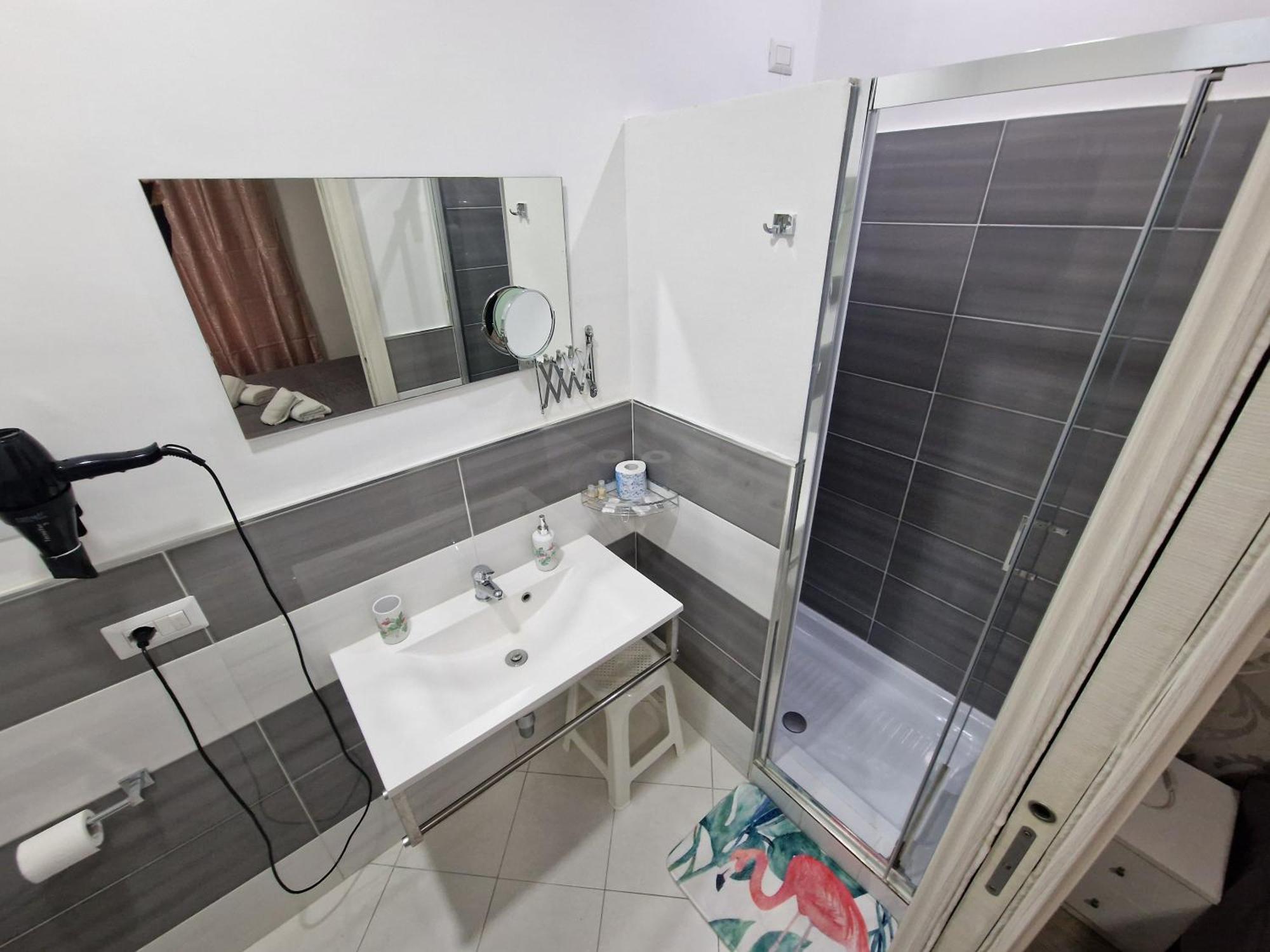 Double Room Private Bathroom