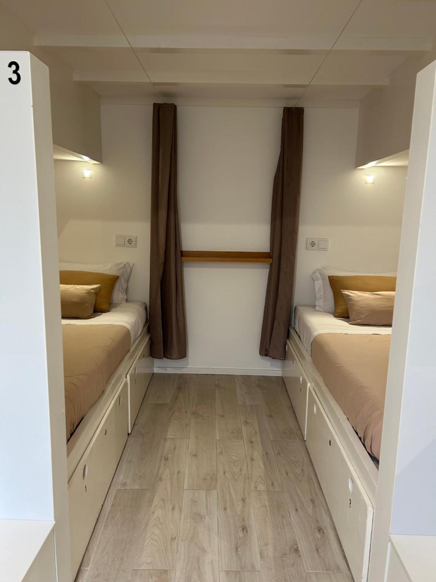 Bed 9-Bed Mixed Dormitory Room,1640415963:JPEG