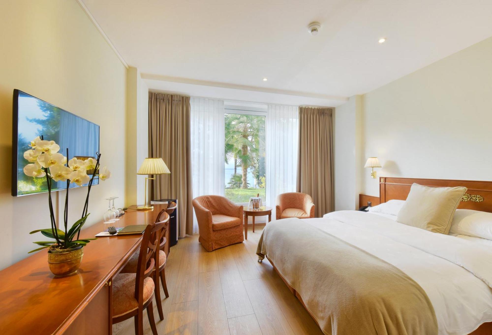 Economy Double Room Partial Lake View