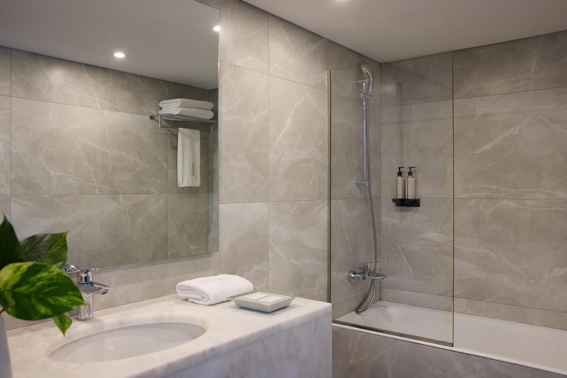 Classic Triple Room,1641010960:JPEG