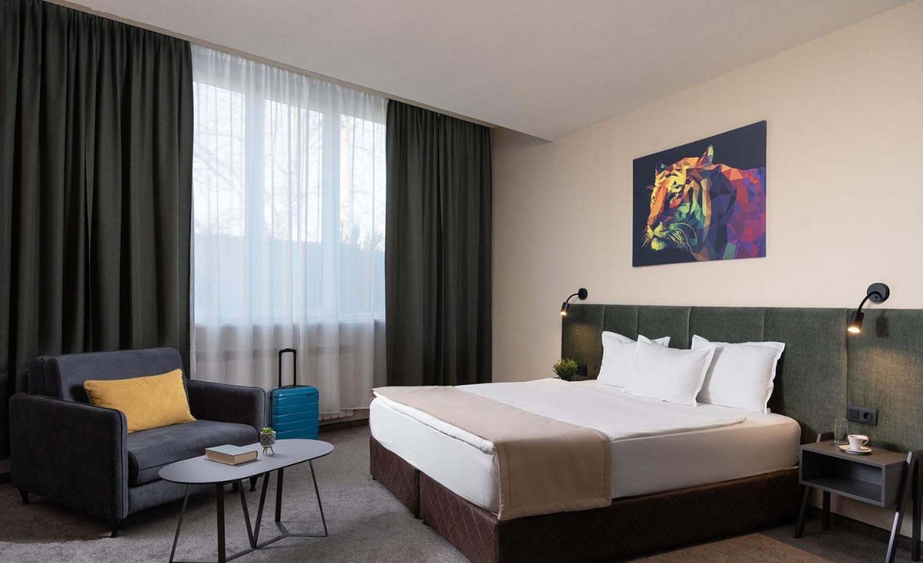Queen Room