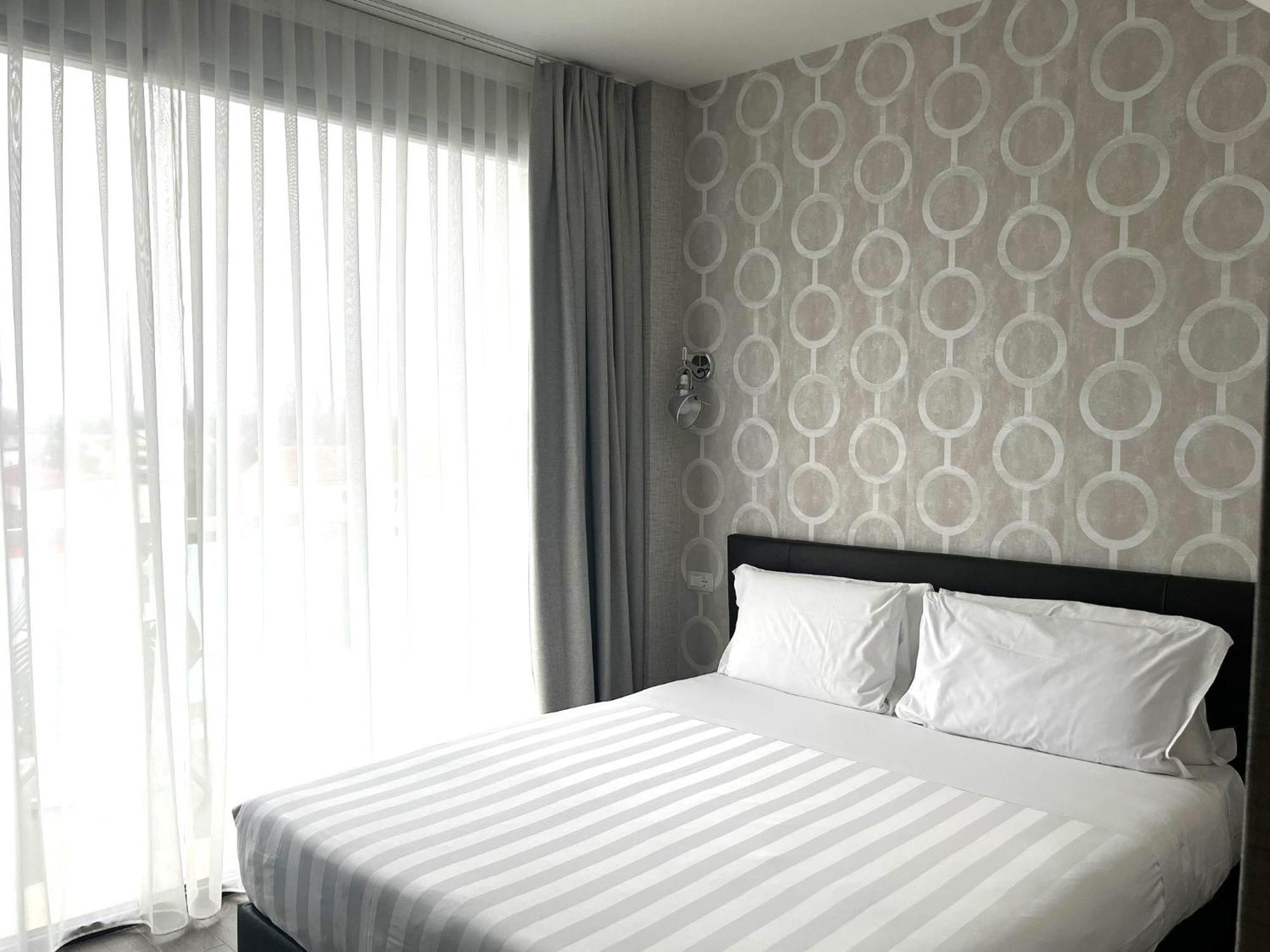 Deluxe Double or Twin Room Balcony