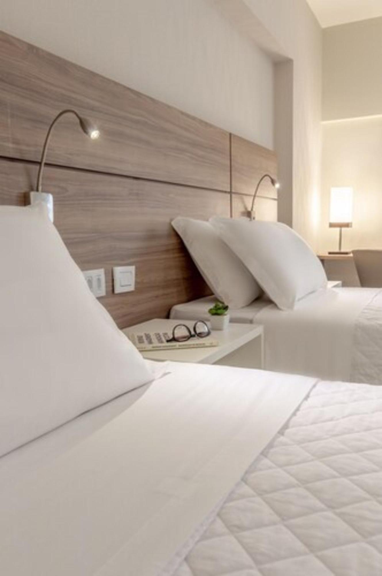 Standard Twin 2 Single Beds
