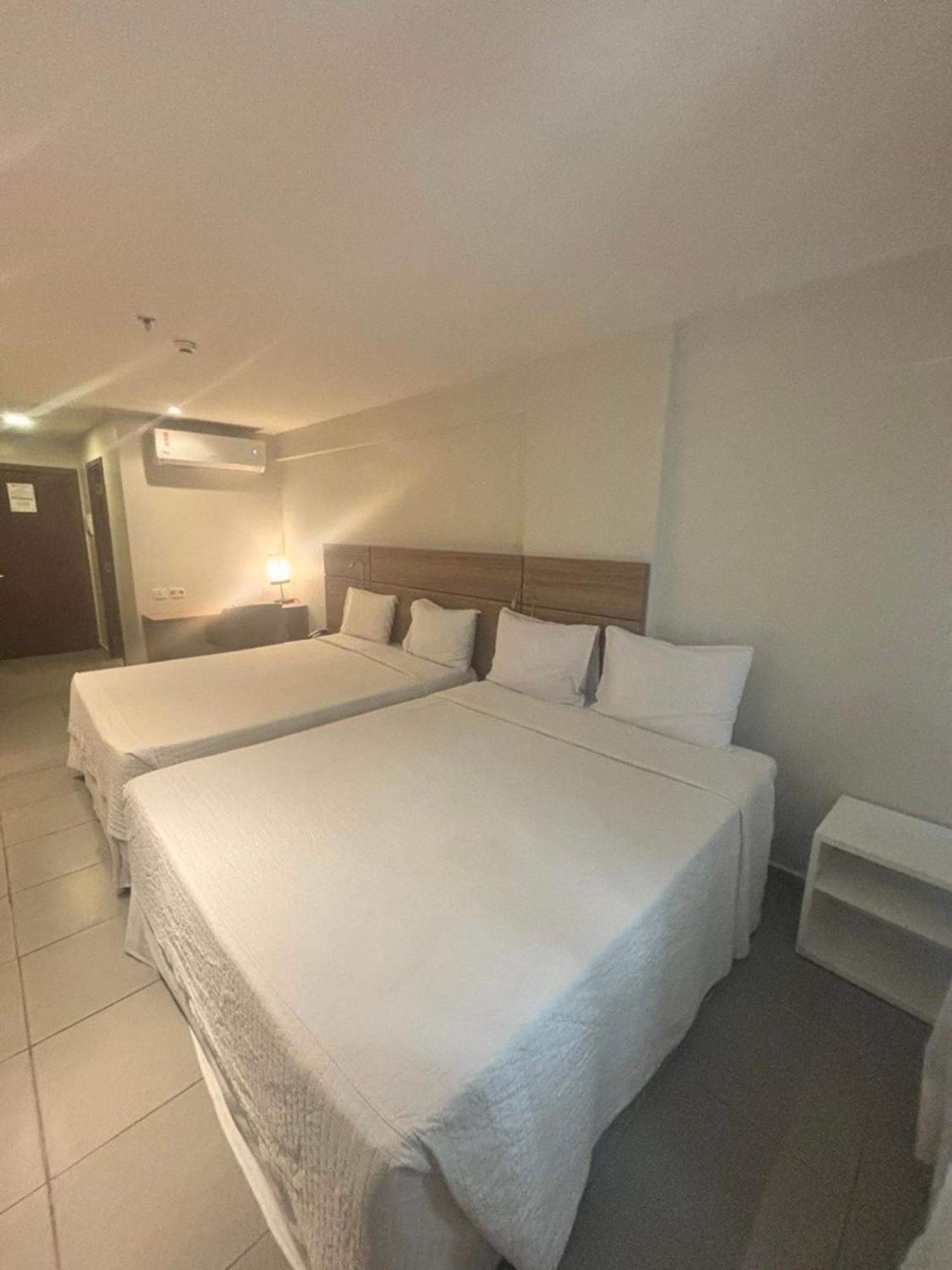 Standard Quadruple 2 Queen Beds