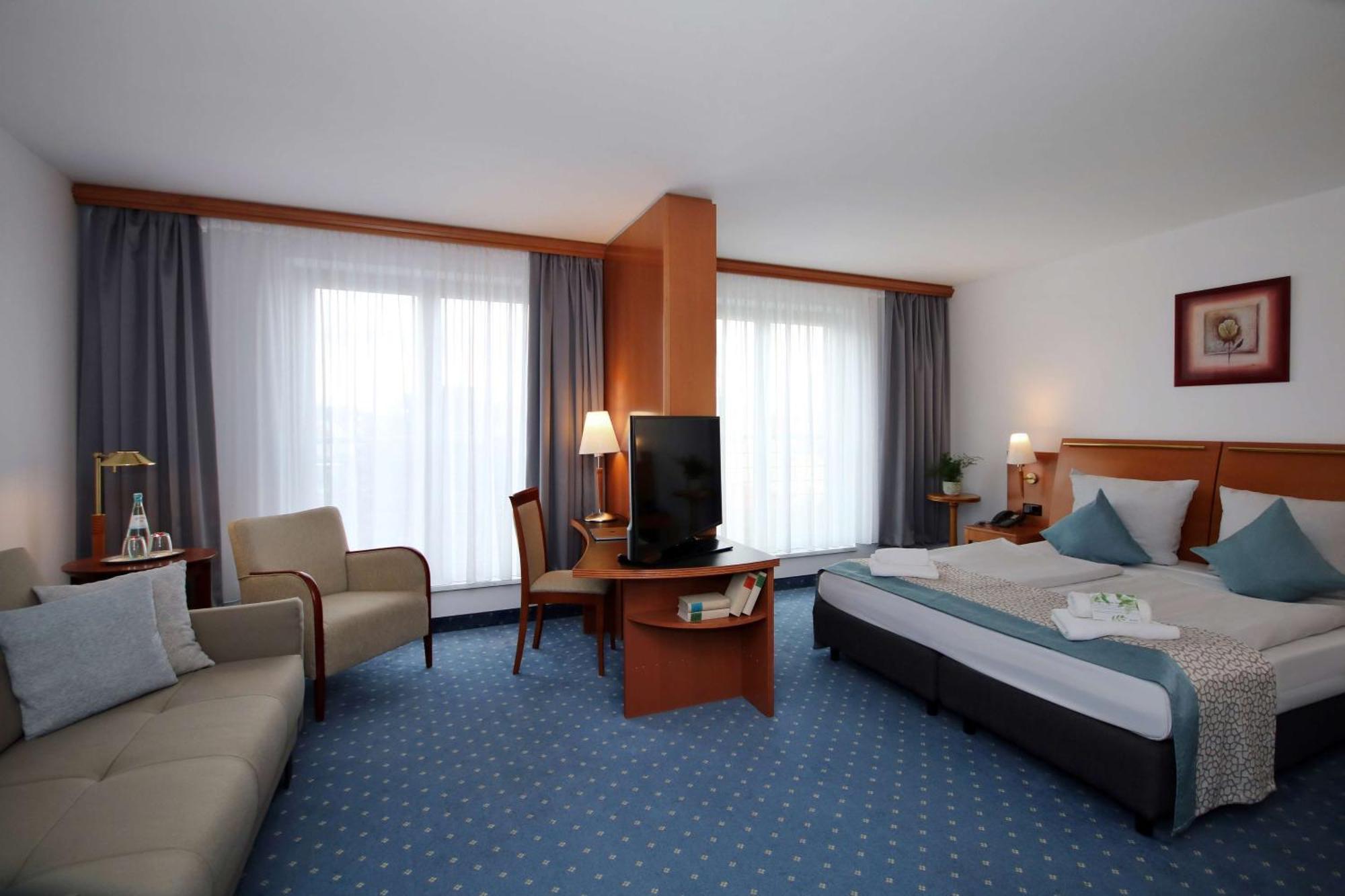 Junior Suite Double Bed,1641722366:JPEG