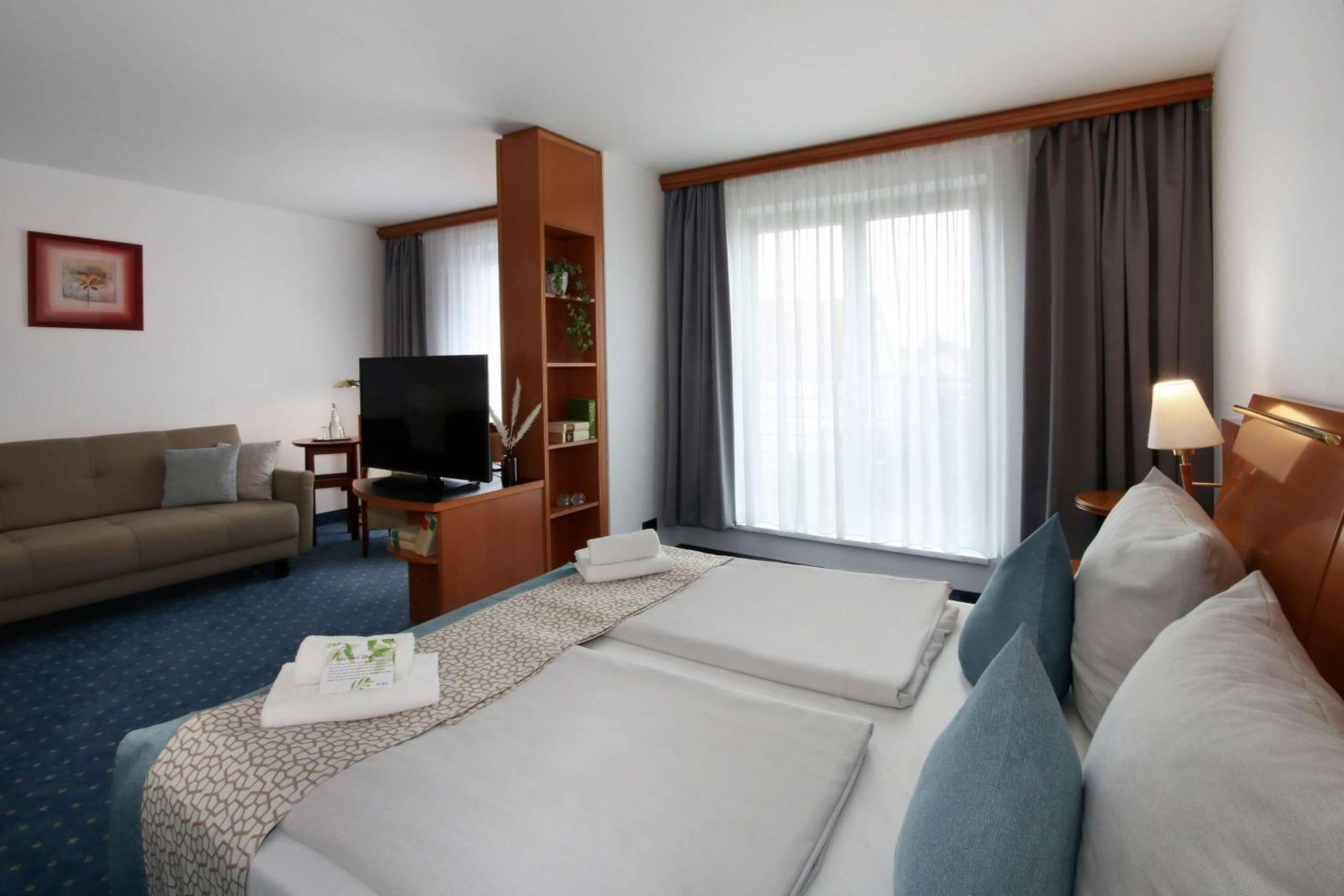Junior Suite Double Bed,1641722381:JPEG