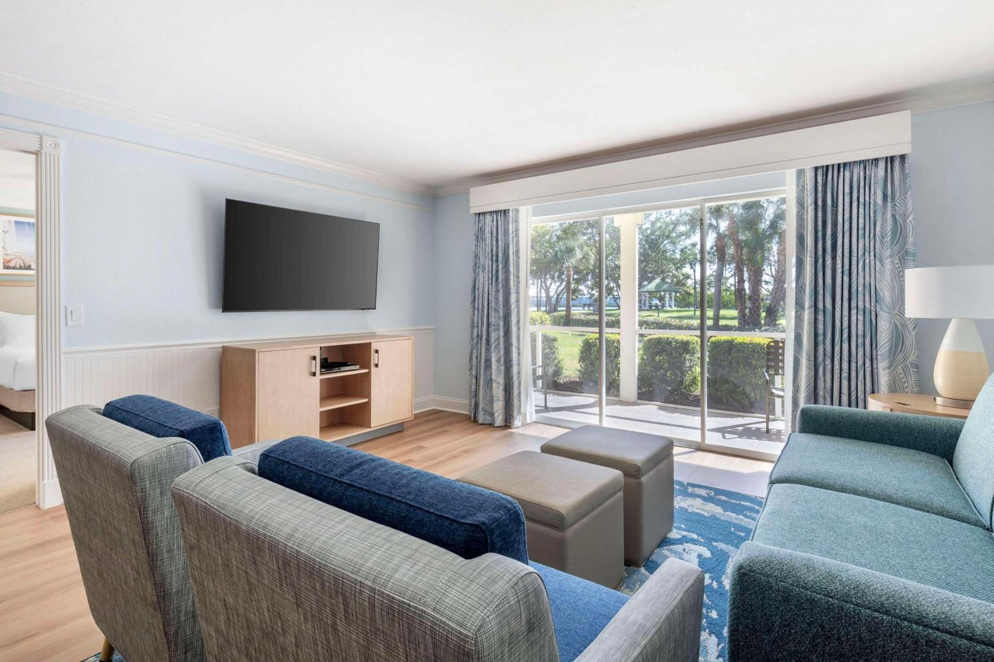 Two-Bedroom Suite One King Bed Two Twin Beds