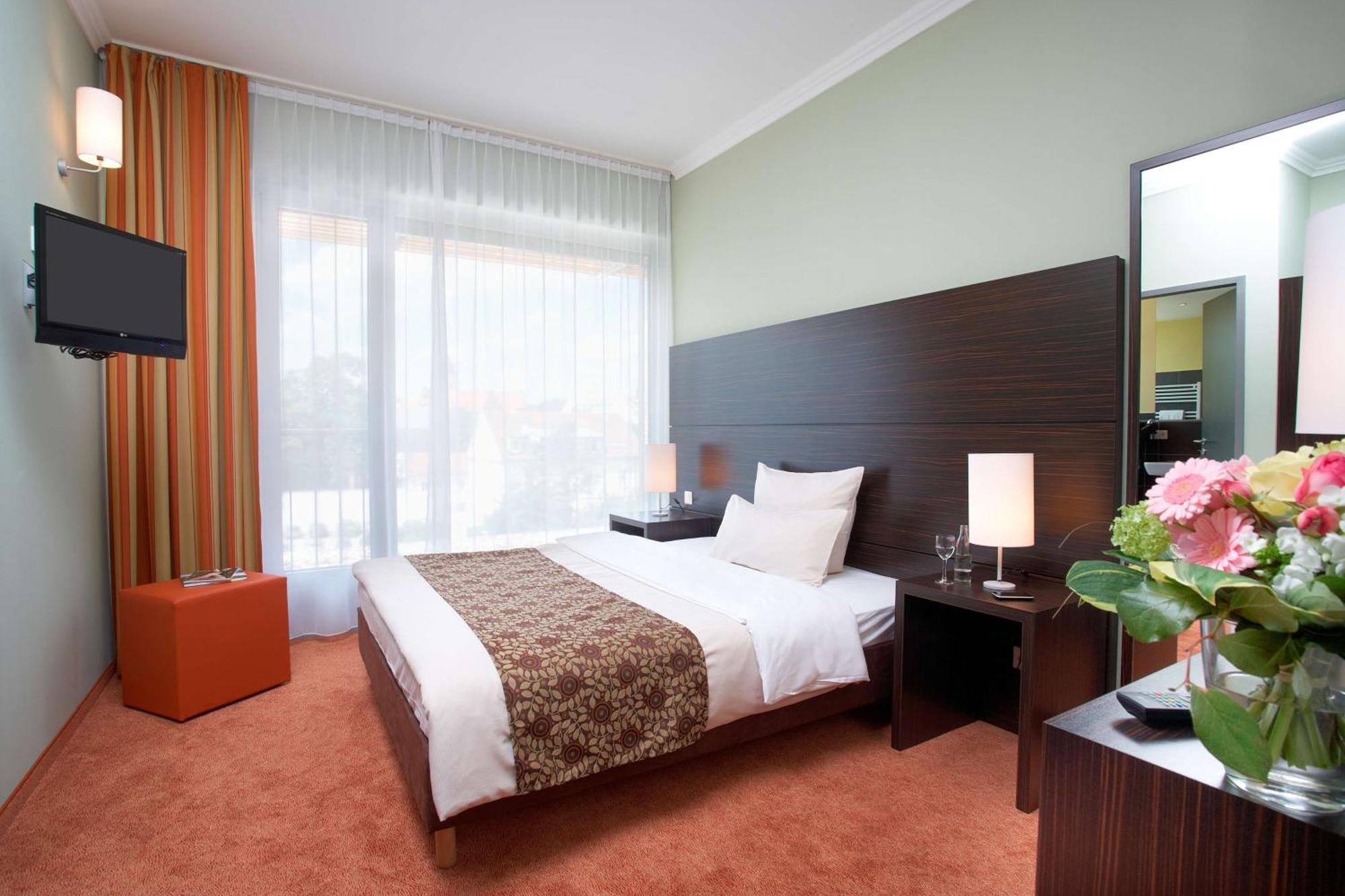 Queen Room,1641727315:JPEG