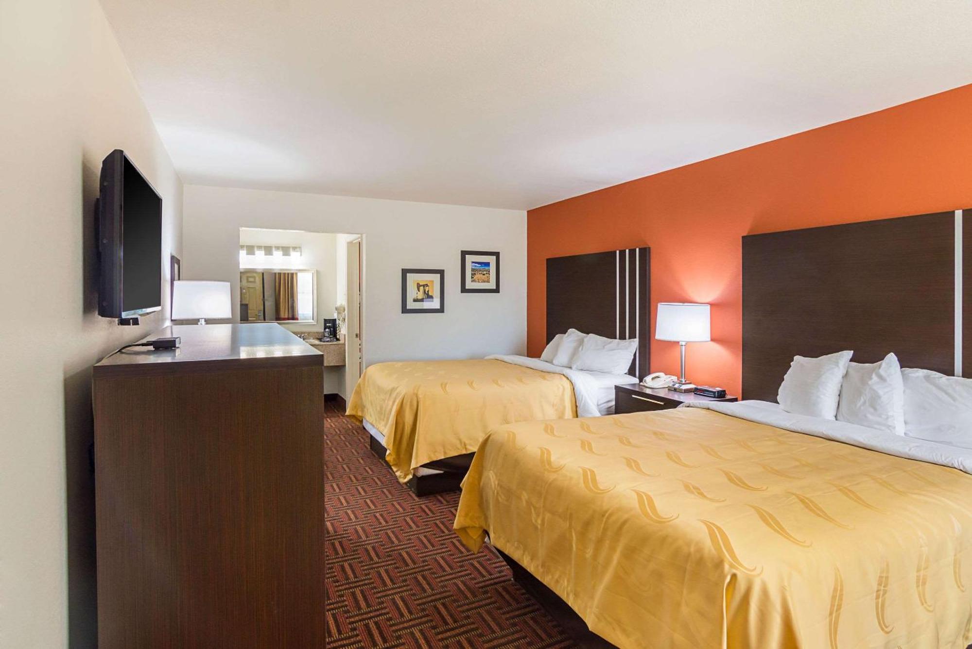 Efficiency Queen Room with Two Queen Beds - Non-Smoking