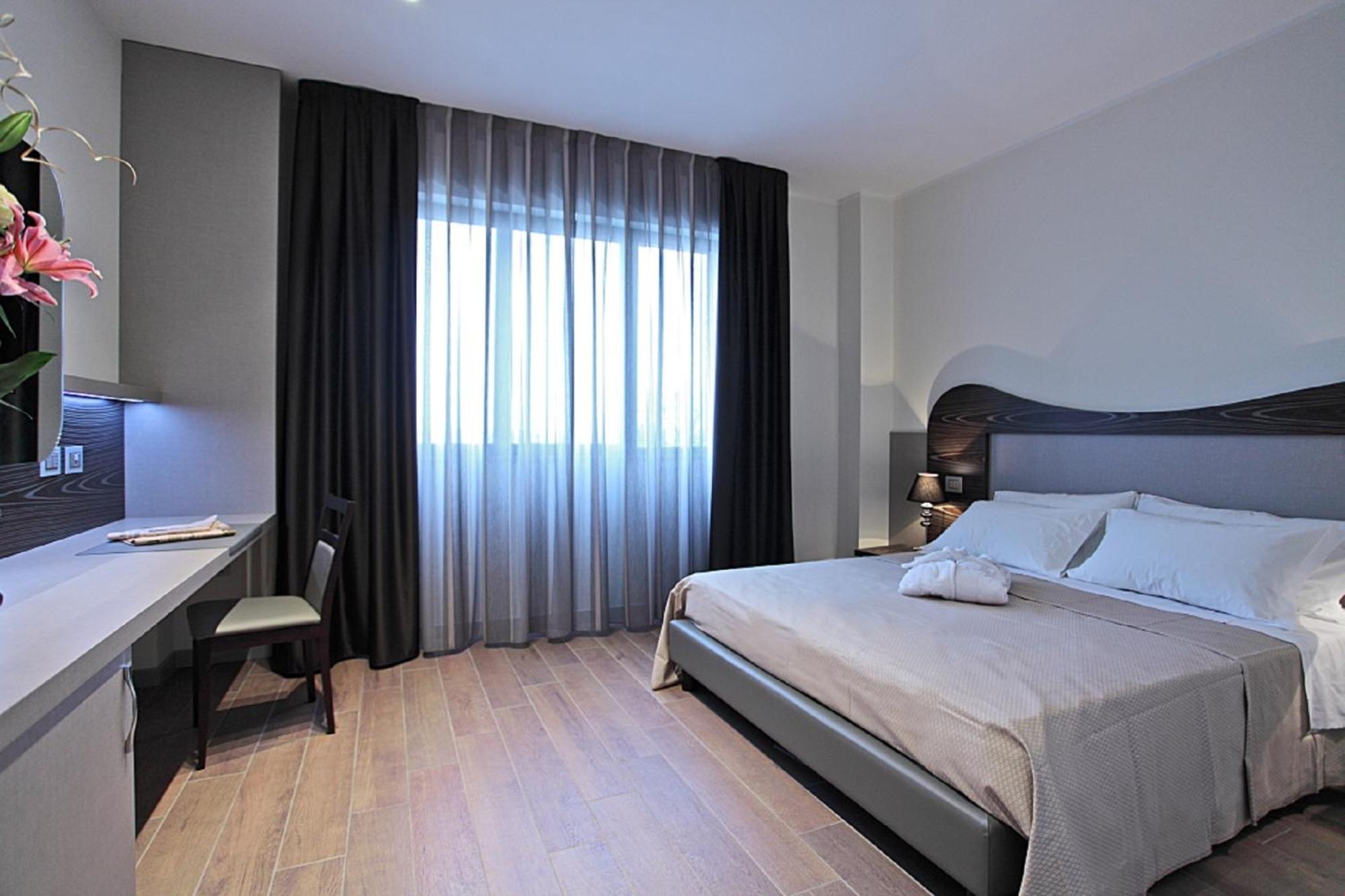 Standard Double or Twin Room,1771750902:JPEG