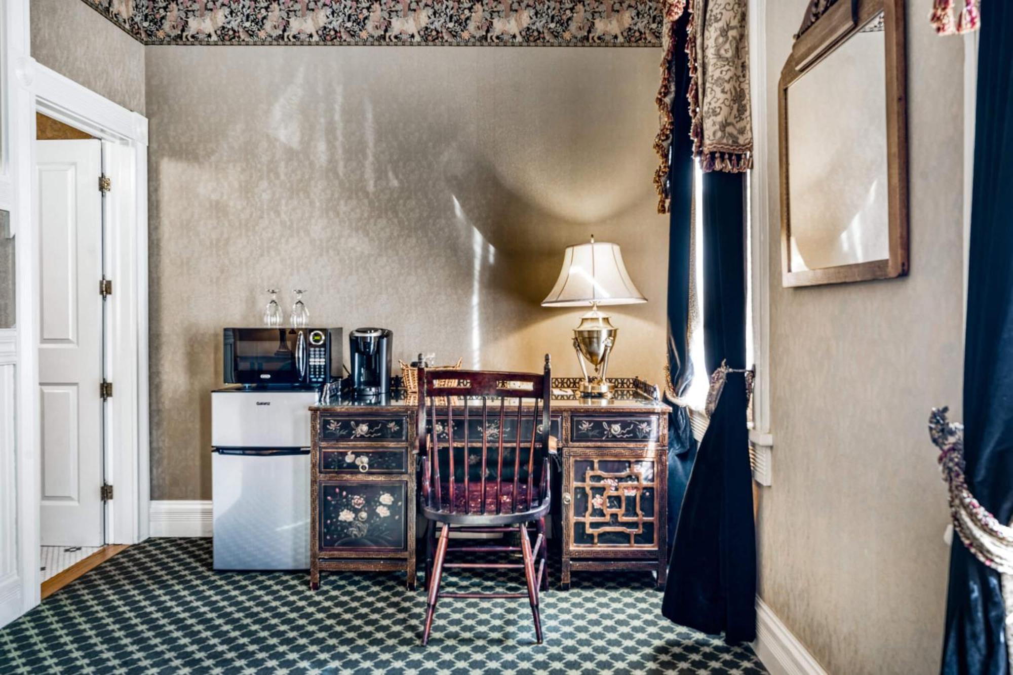 Standard King Room