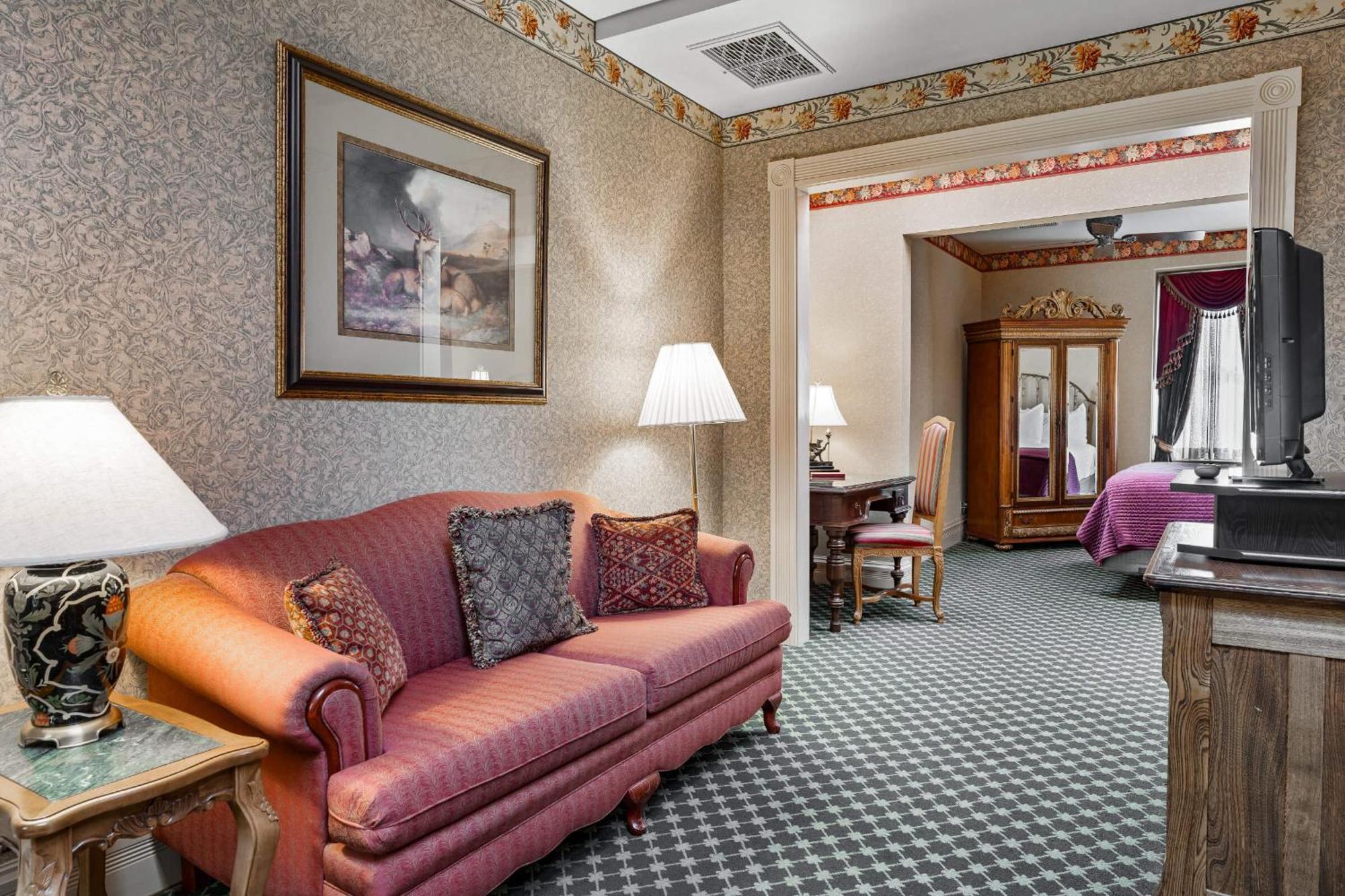 Superior King Suite,1641741256:JPEG