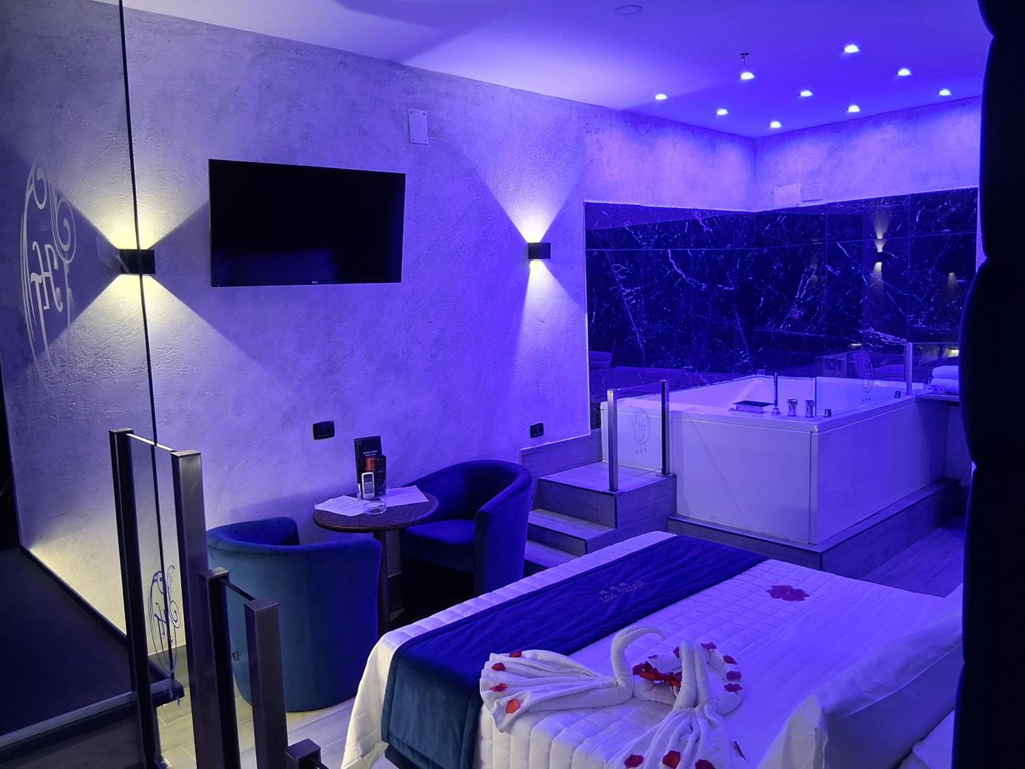Deluxe Suite Spa Bath,1641758133:JPEG