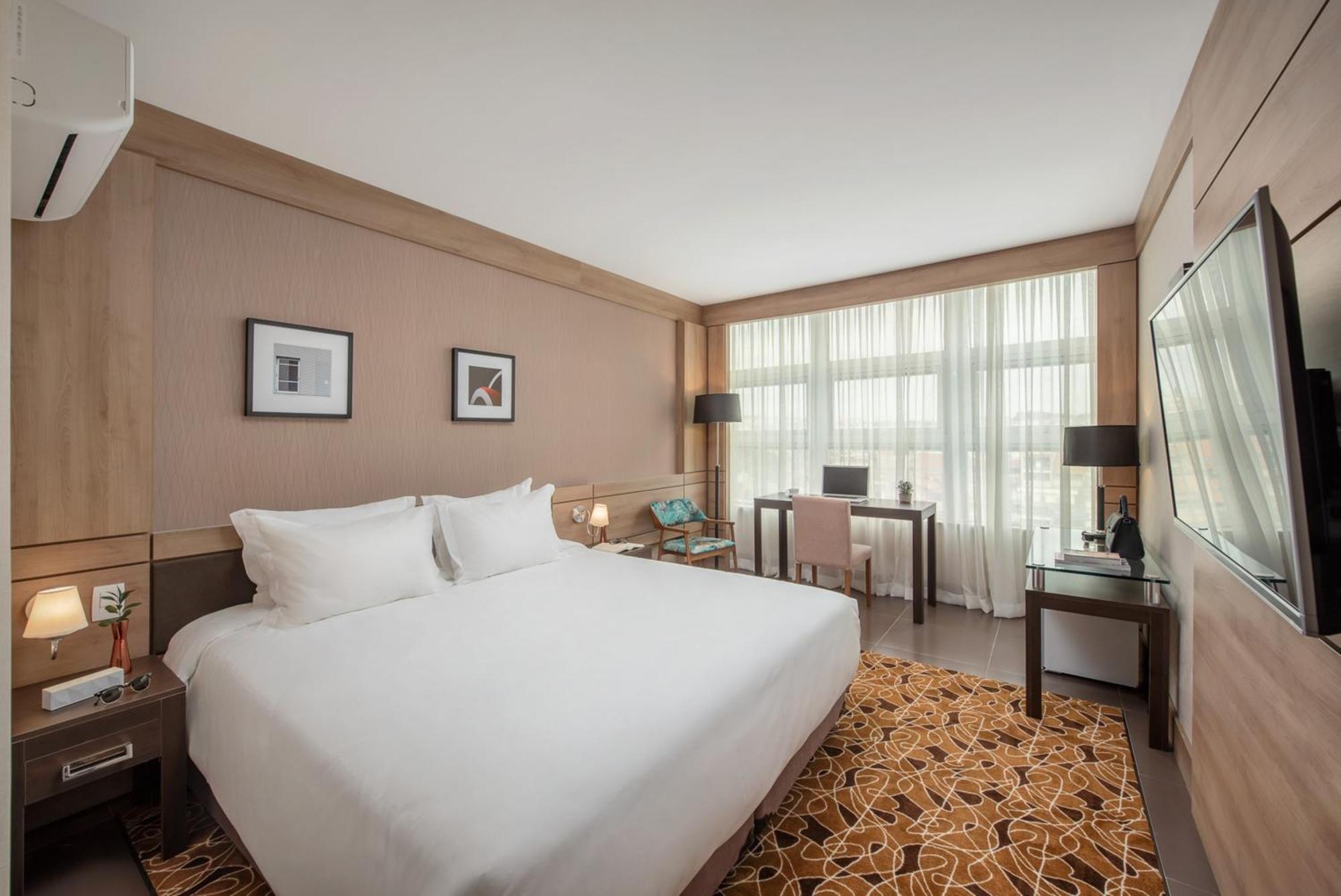 Luxury Double 1 King Bed,1641773879:JPEG
