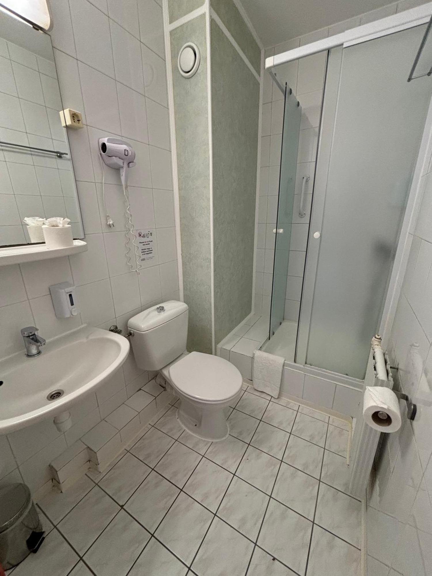 Standard Single Room