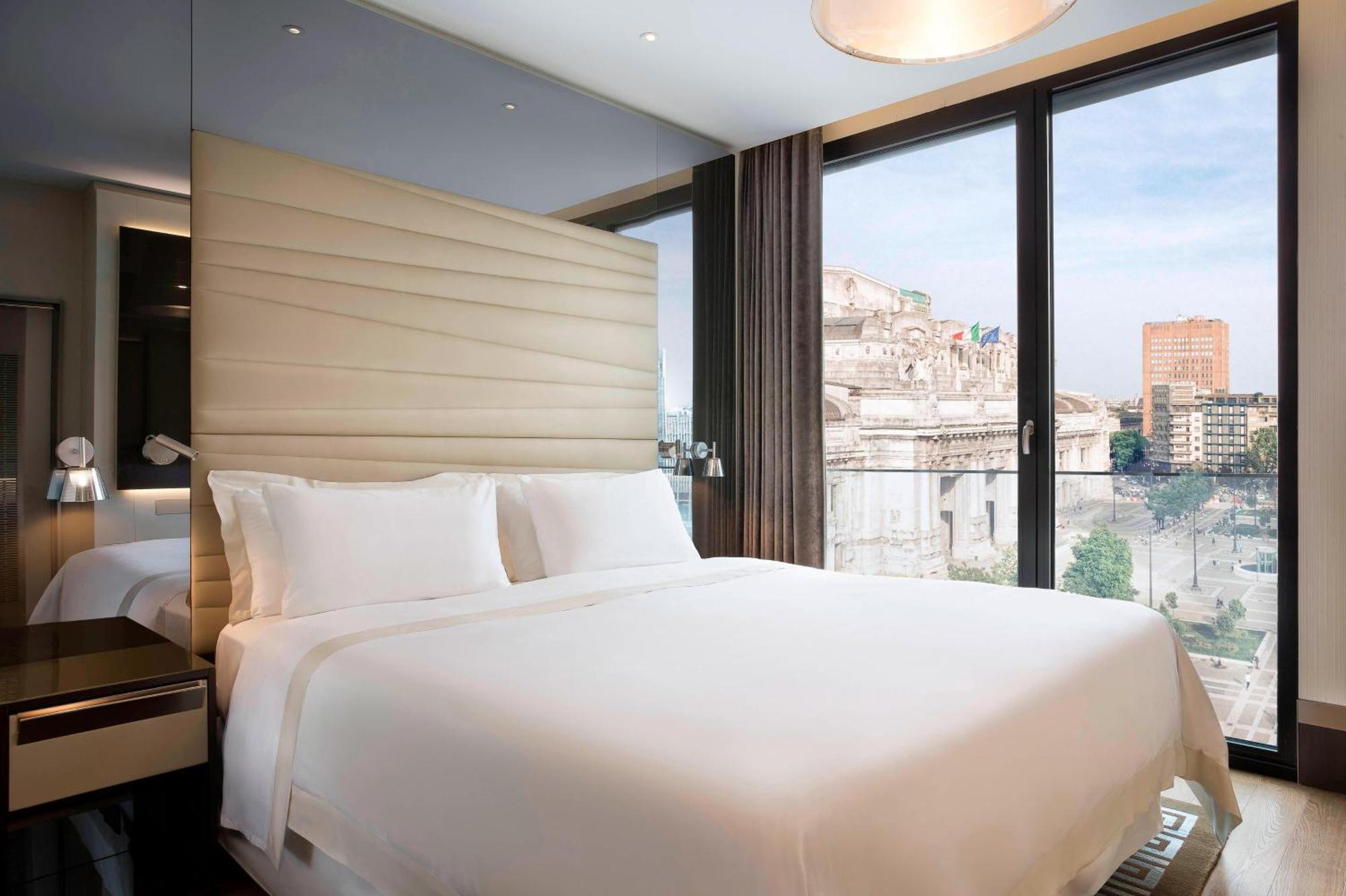 One-Bedroom Atelier King Suite Piazza View,1665397335:JPEG