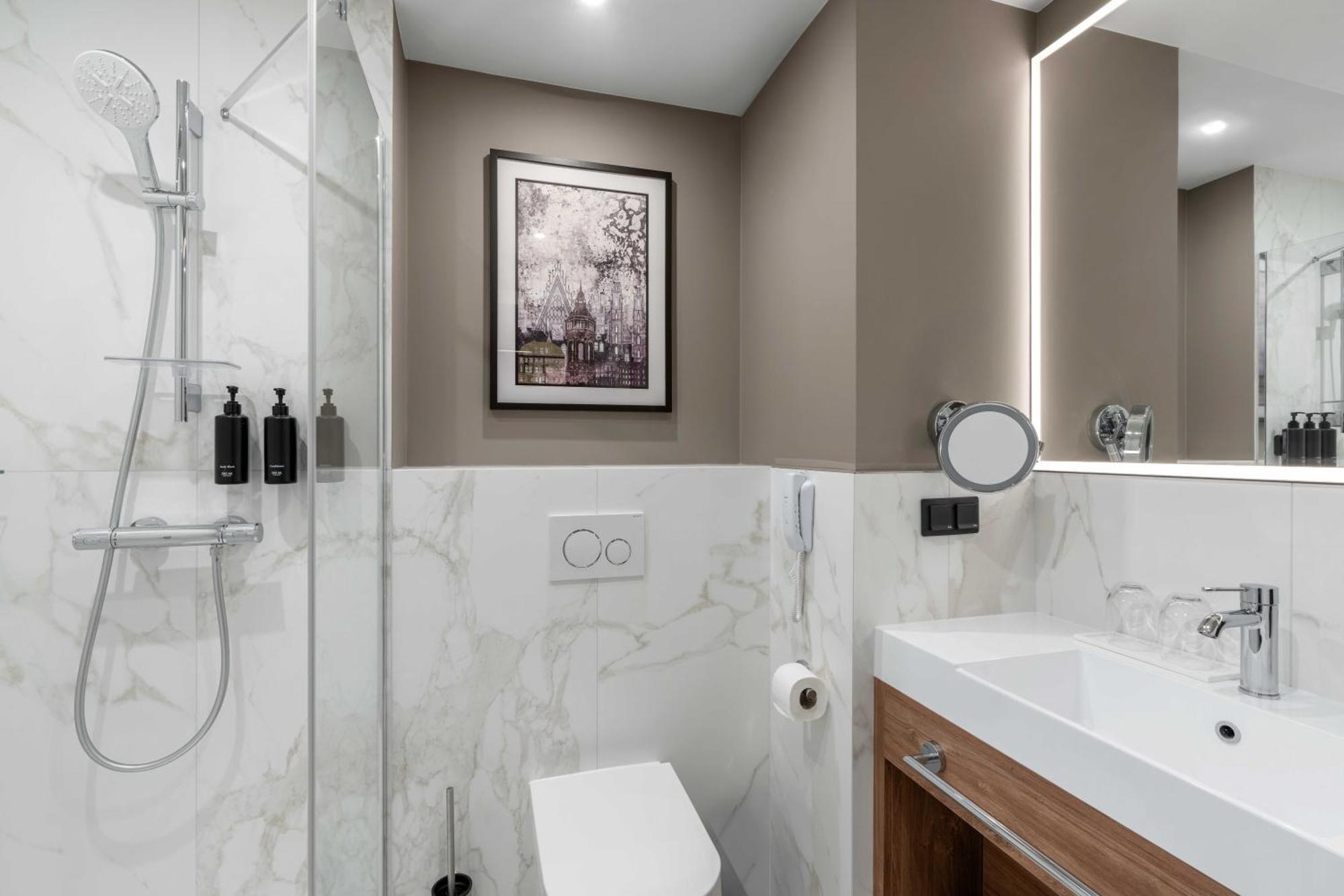 Classic Queen Room