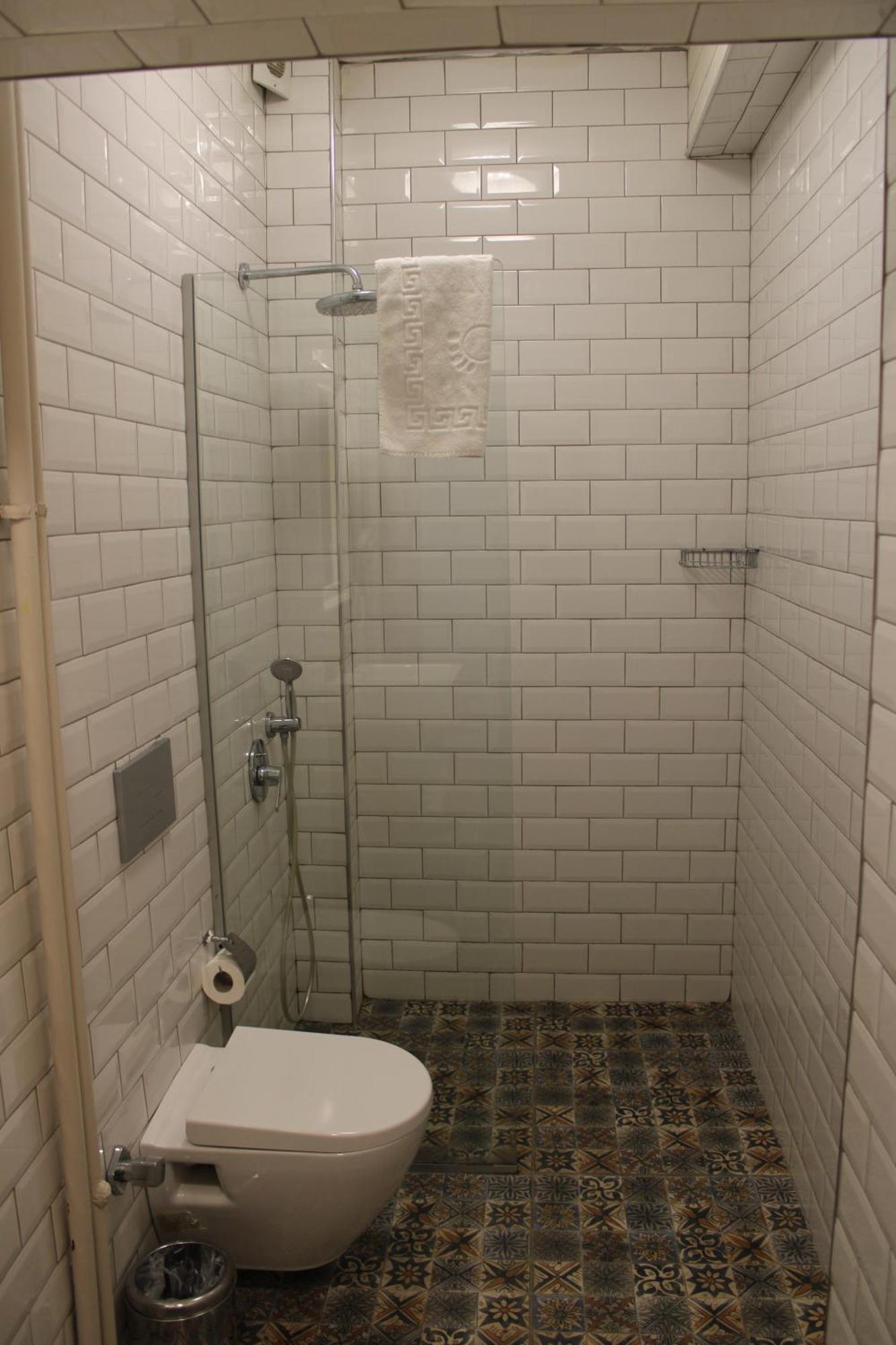 Family Room,1642316413:JPEG