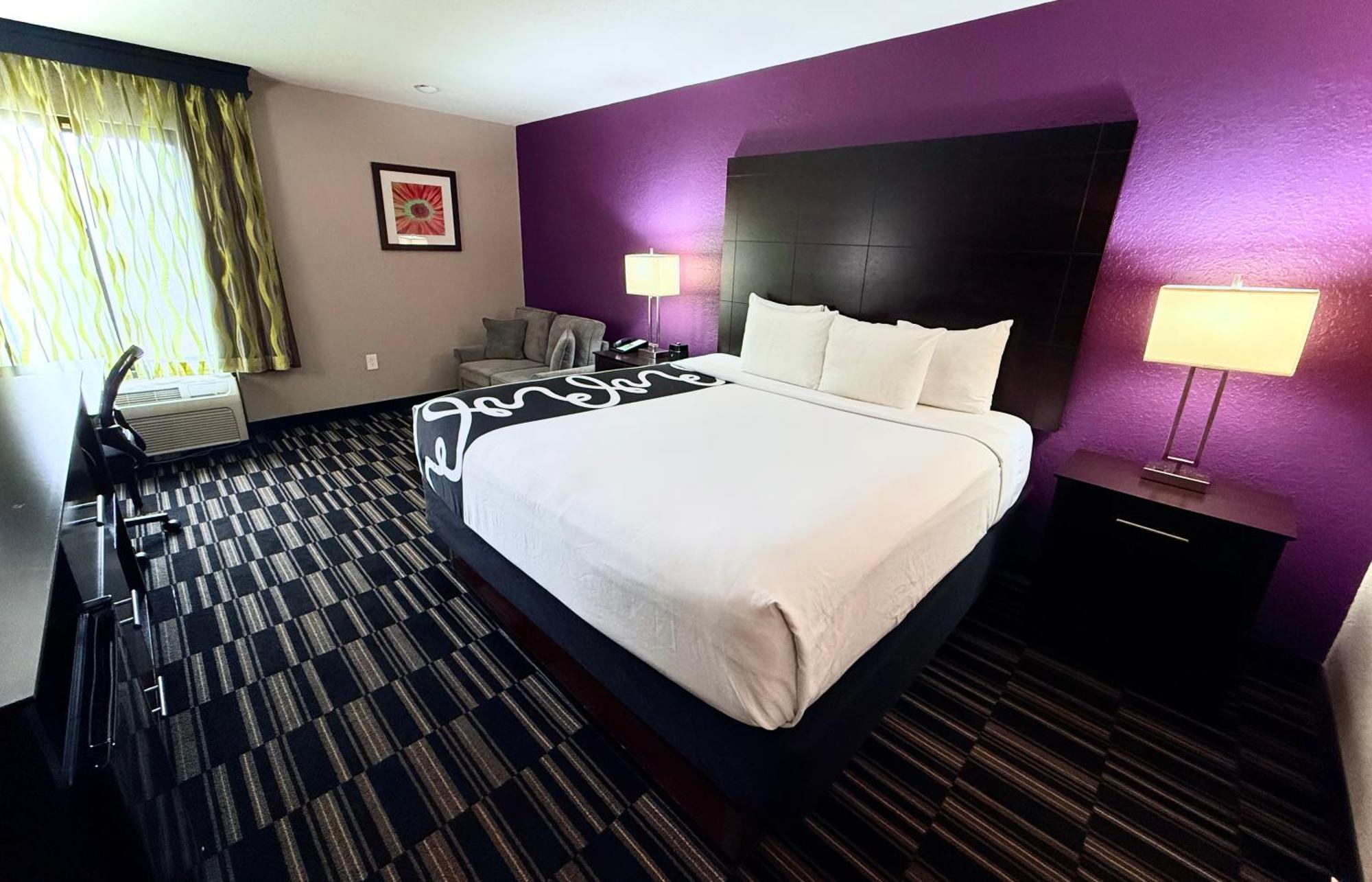 Executive King Room Sofa Bed