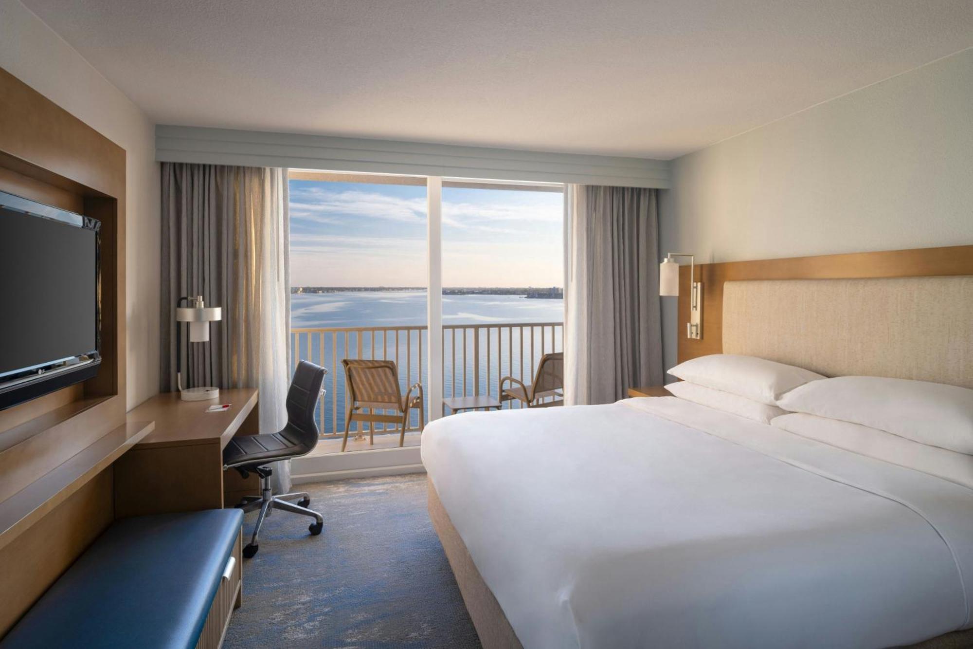 1 Bedroom 2 room Suite, 1 King, Sofa Bed, Waterfront View, Balcony,1642320531:JPEG