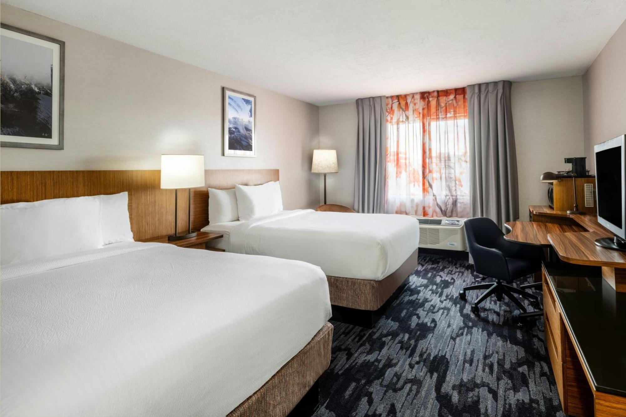Queen Room Two Queen Beds Hearing Accessible