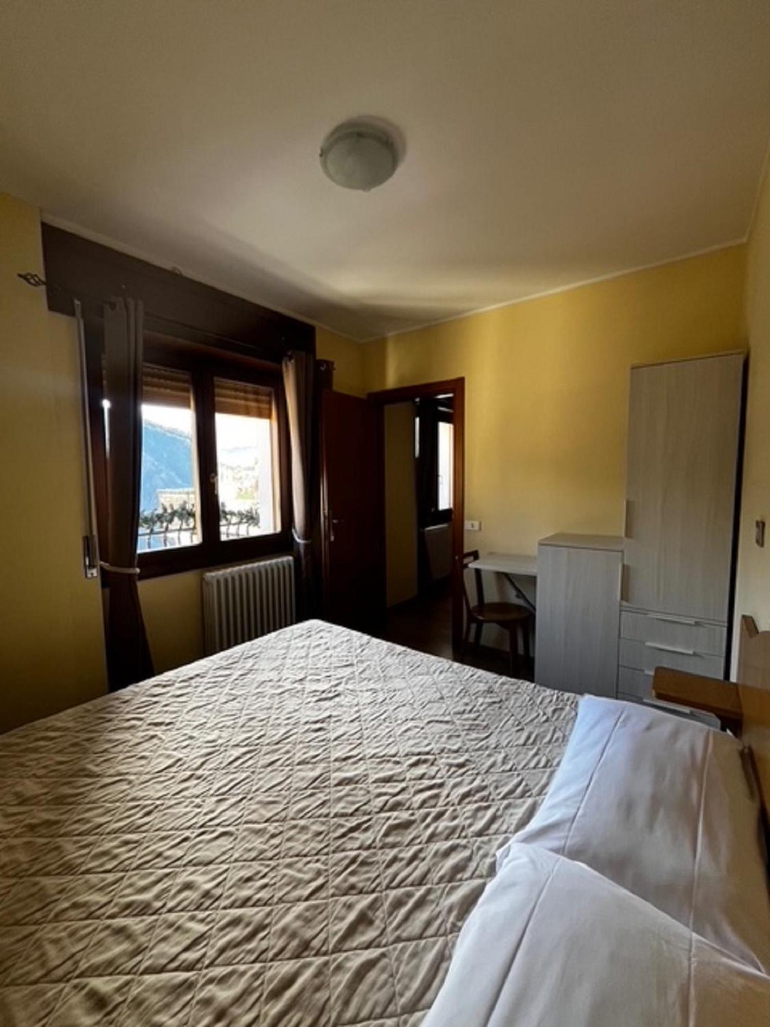 Two Connecting Double Rooms,1642334520:JPEG
