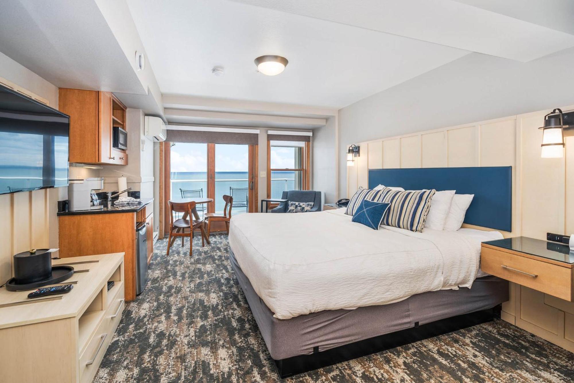 Two-Bedroom Condo,1642342974:JPEG