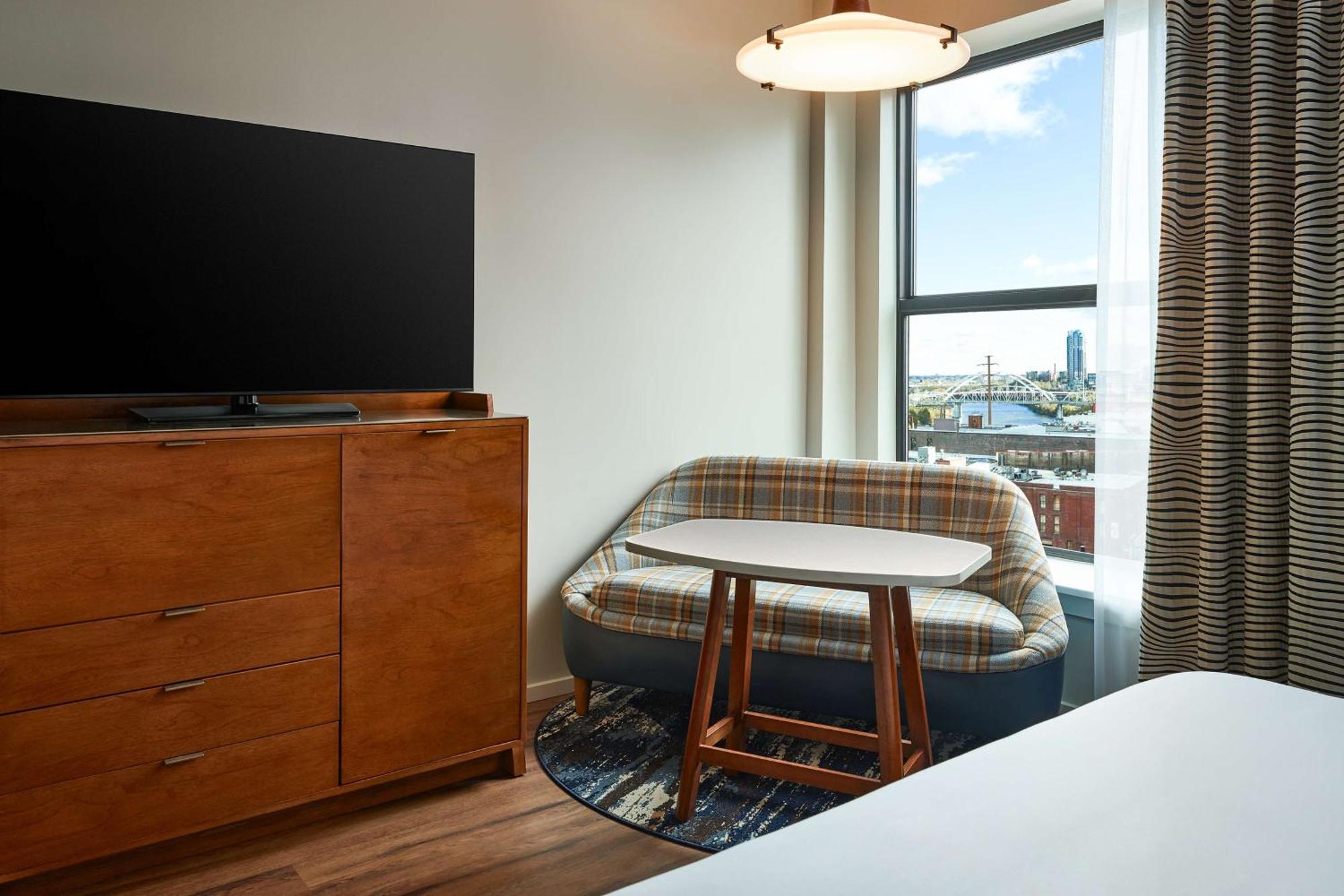 Deluxe King Room Mobility Accessible