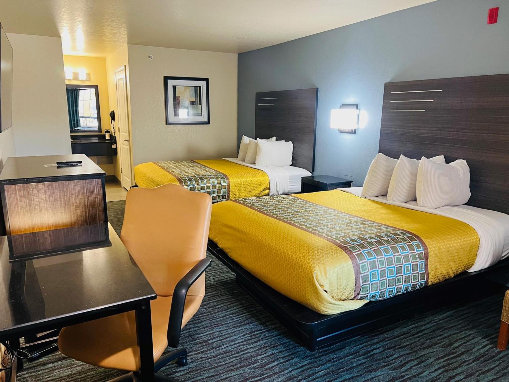 Deluxe Queen Room