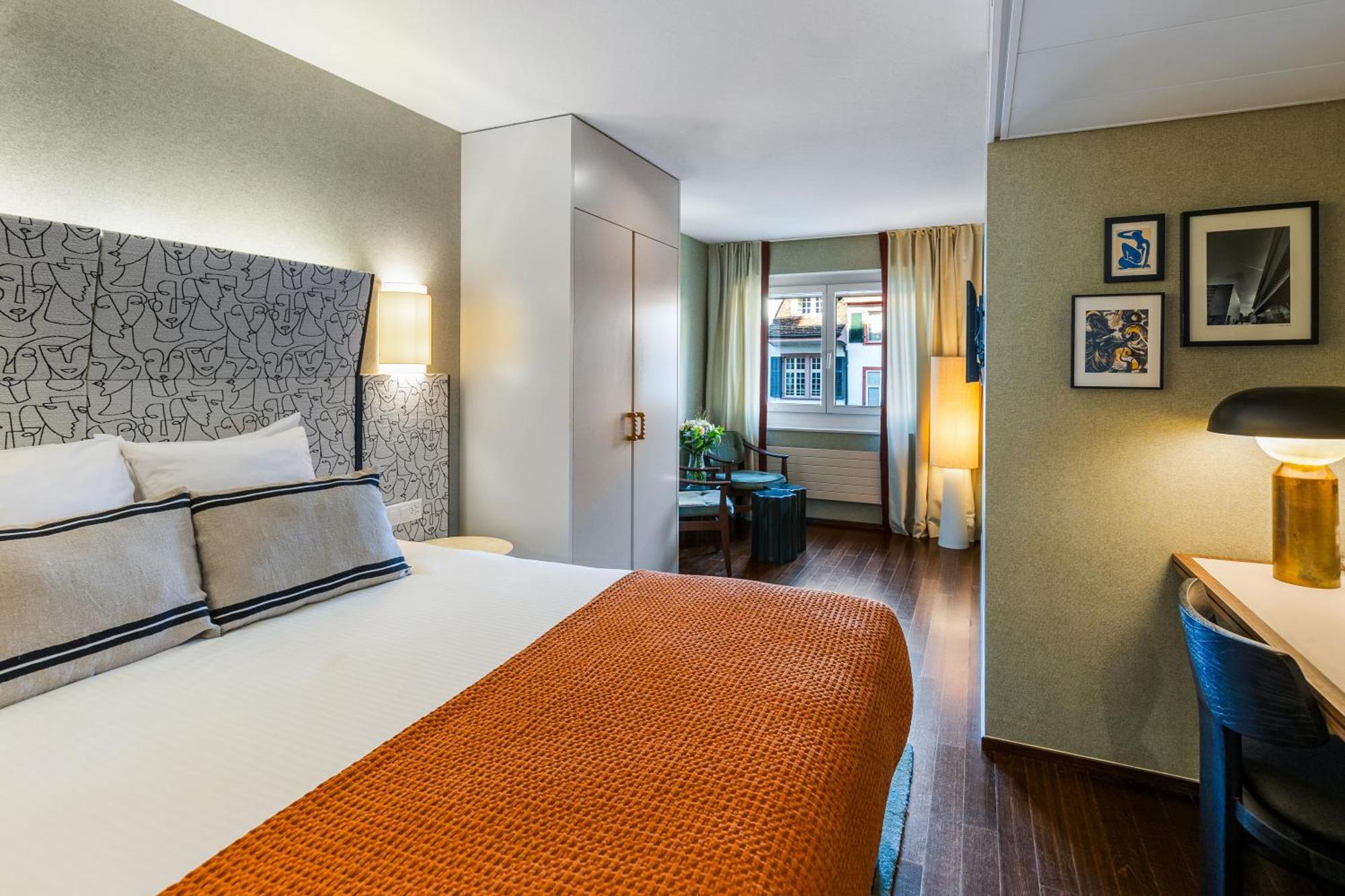 Deluxe Room,1646899744:JPEG