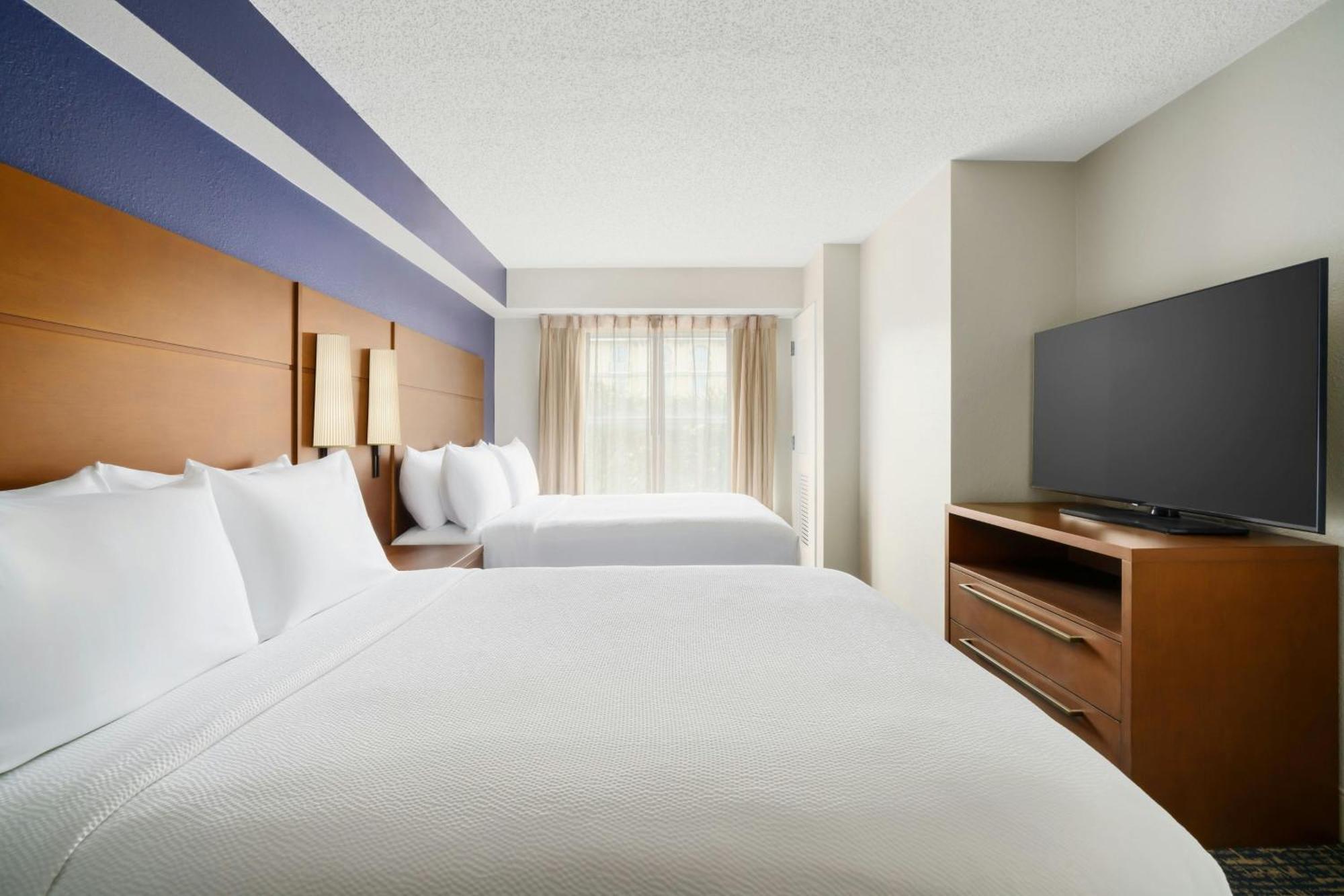 Deluxe Two-Bedroom Residential Suite,1705582686:JPEG