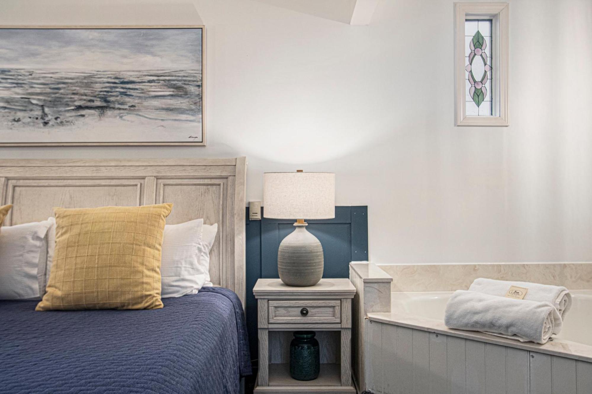 Deluxe Suite Spa Bath