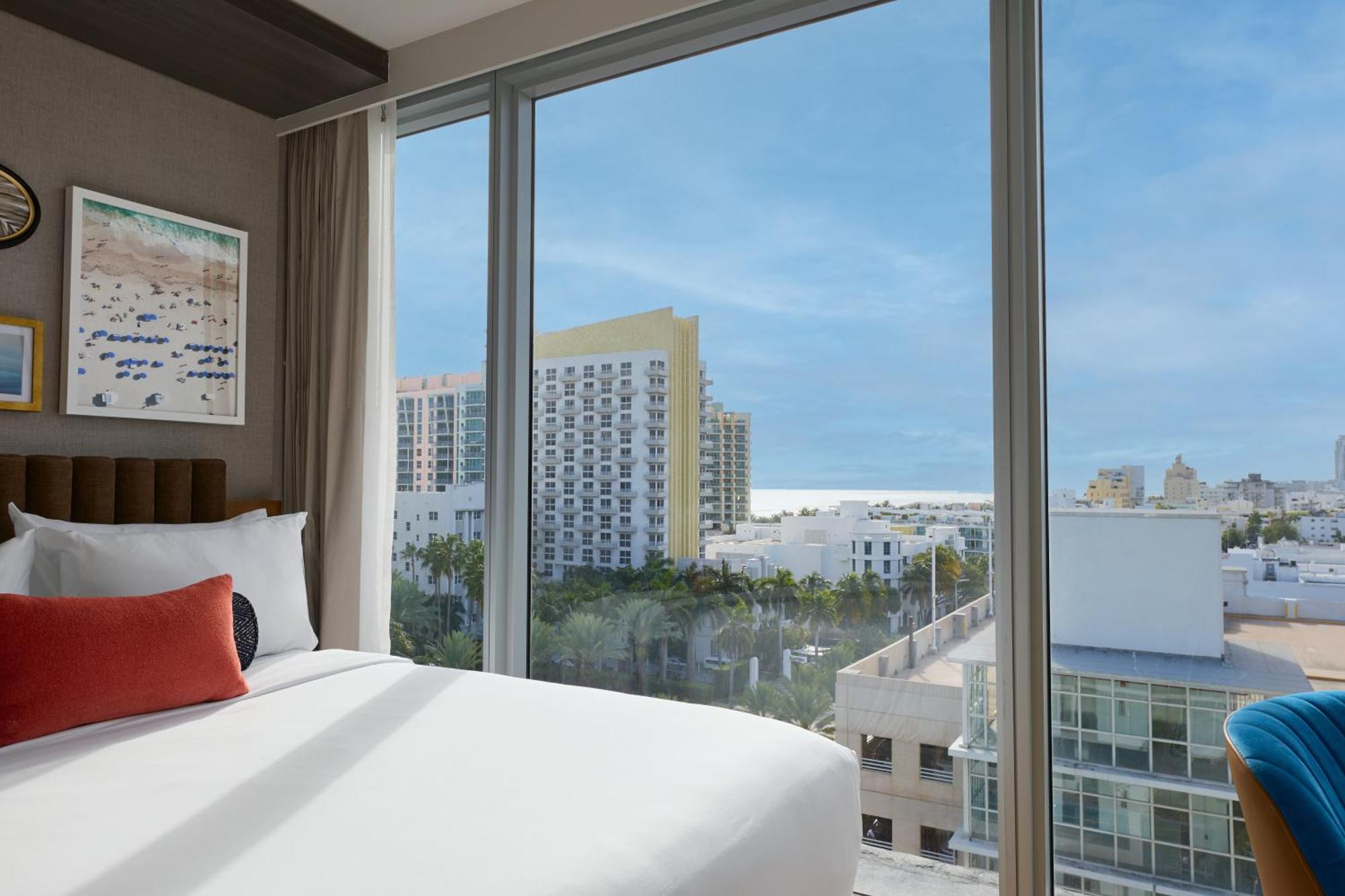 Deluxe King Room Ocean View