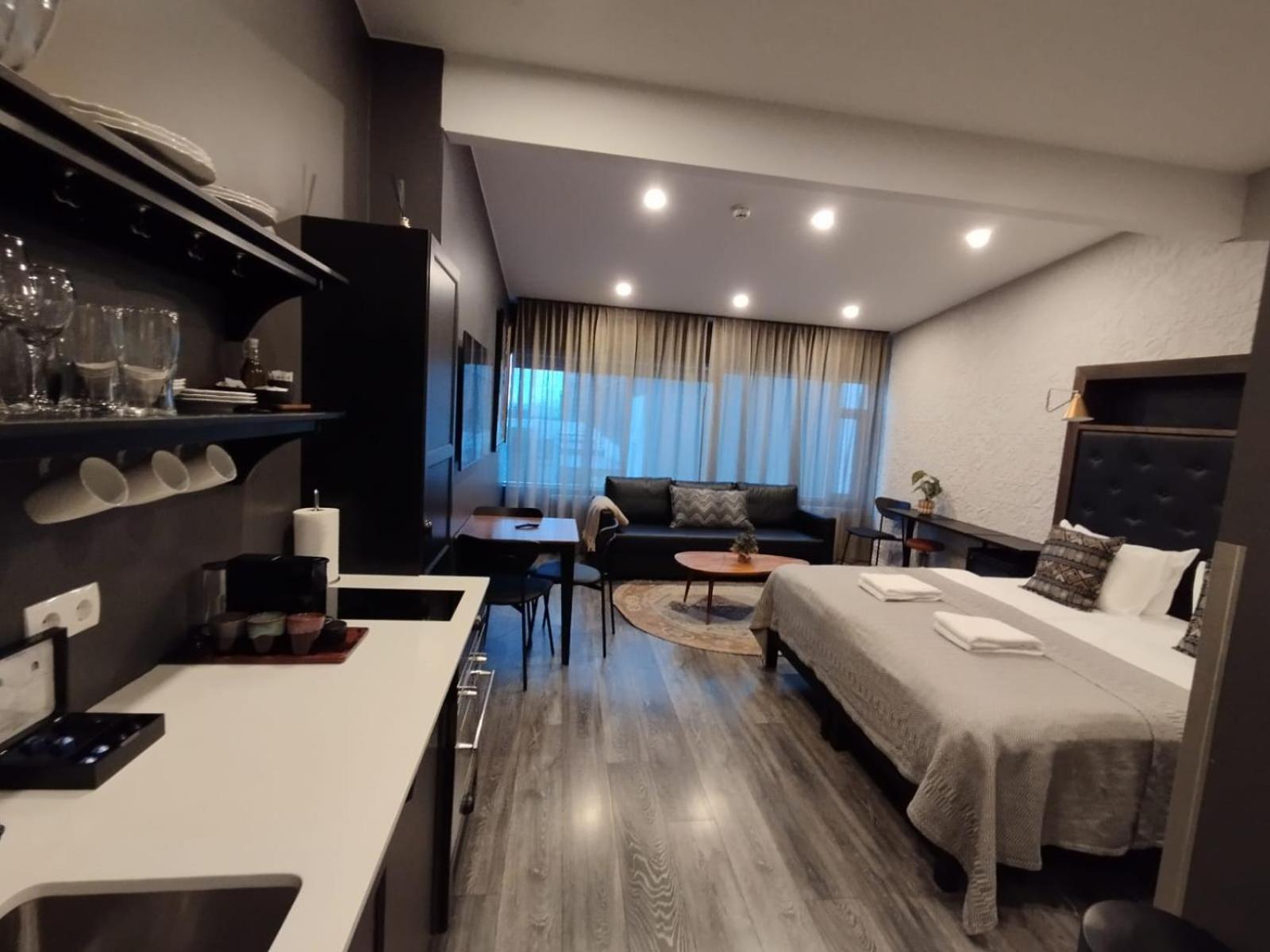 Penthouse Studio