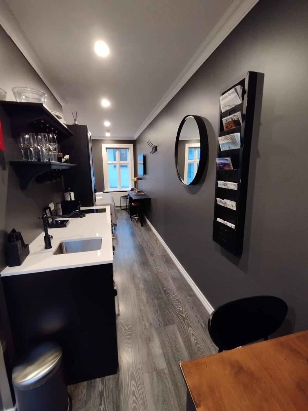 Deluxe Studio