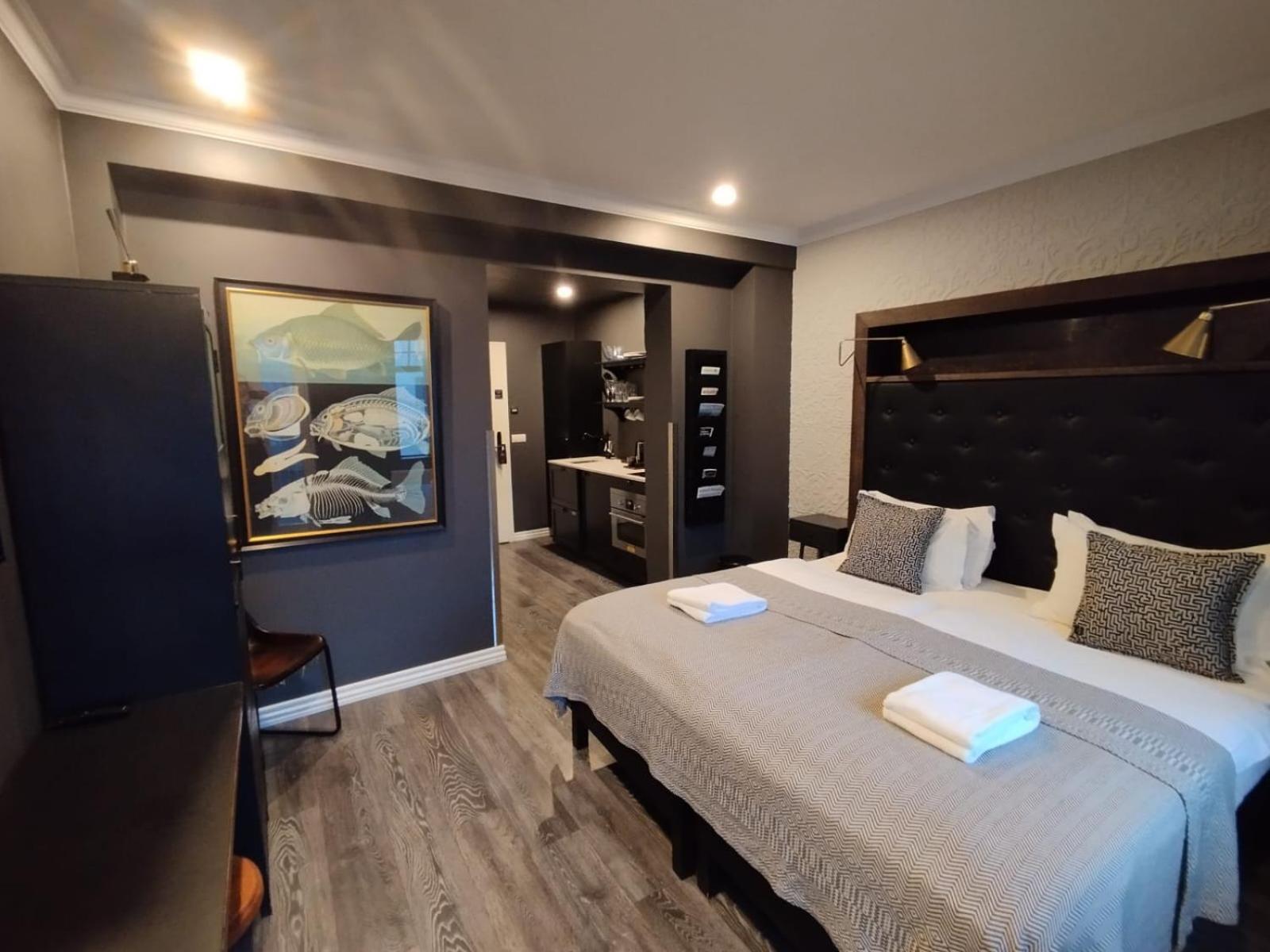 Deluxe Studio