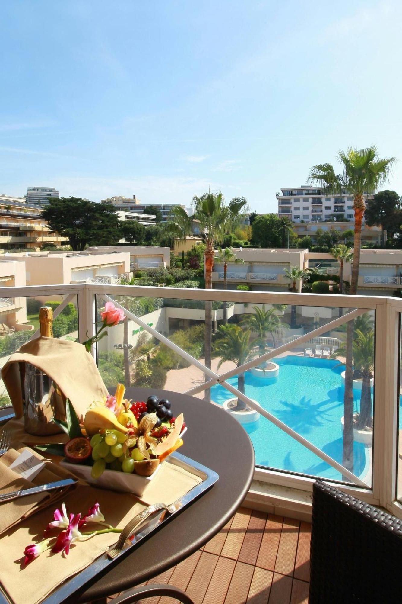 Twin Room Pool View Balcony