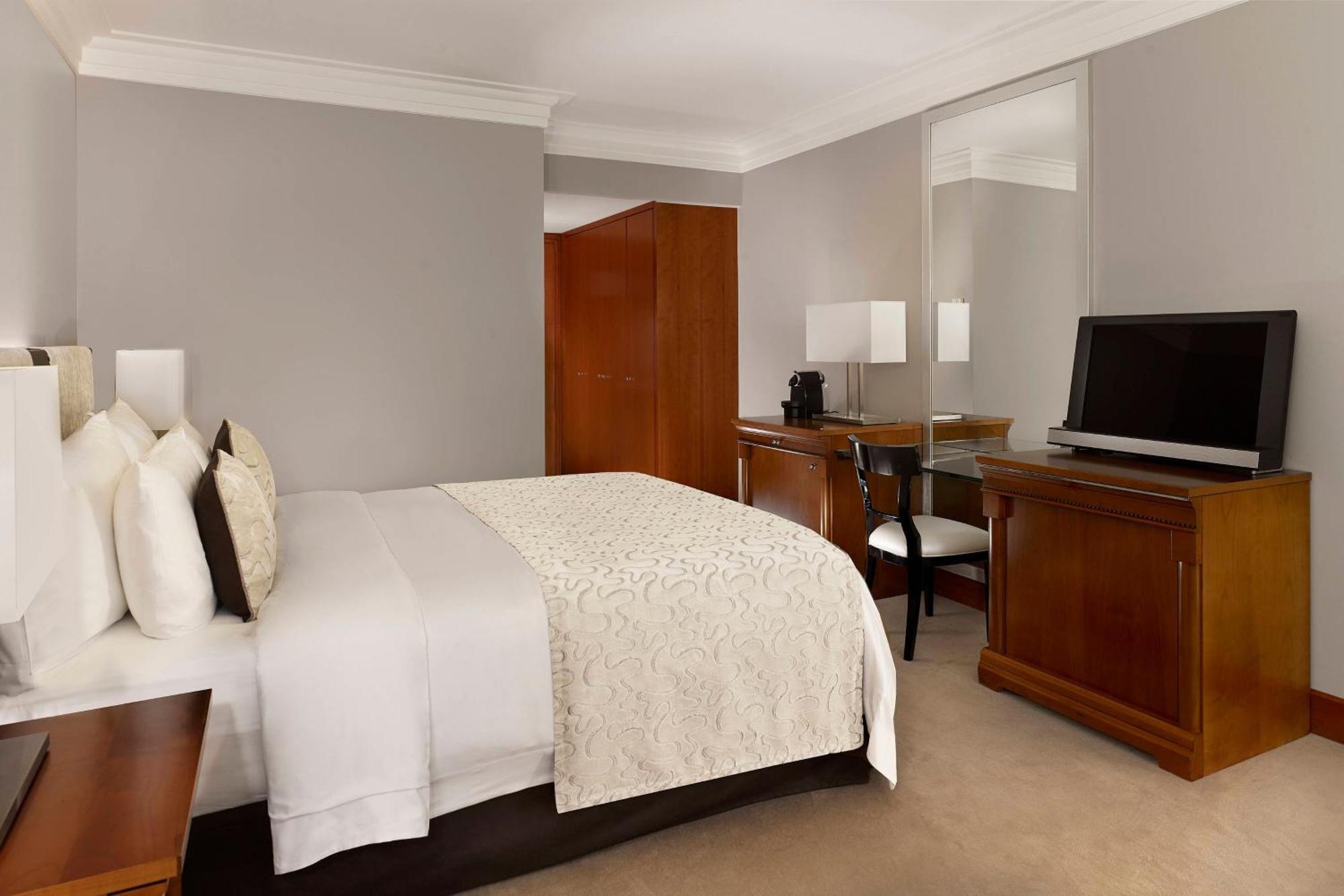 Deluxe King or Twin Room with Lake View,1643134295:JPEG