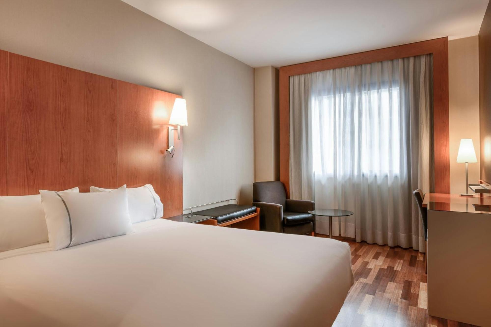 Standard Room Guest room 1 Queen,1643134815:JPEG