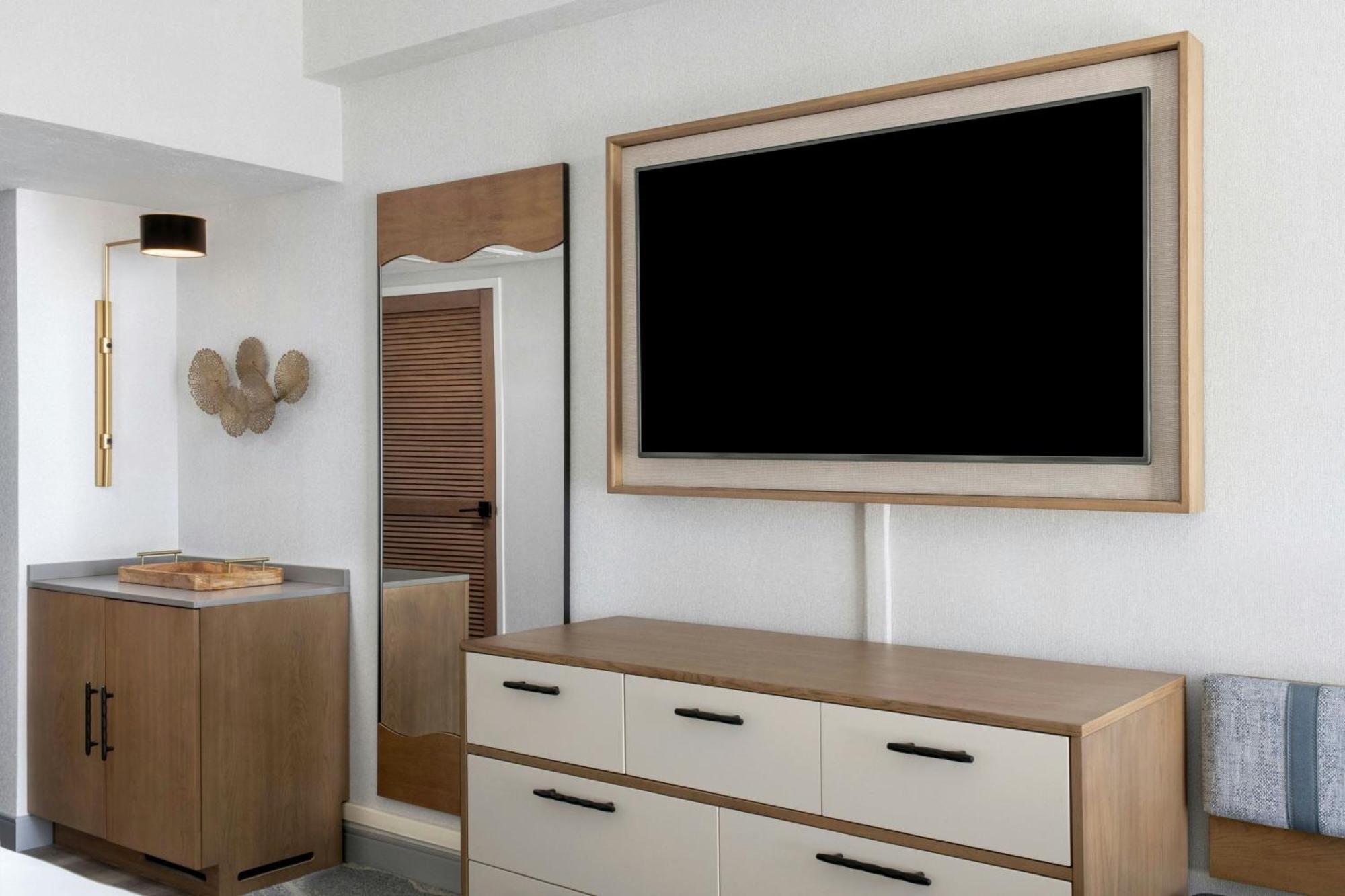 2 Double beds Marina Tower Traditional Guest Room