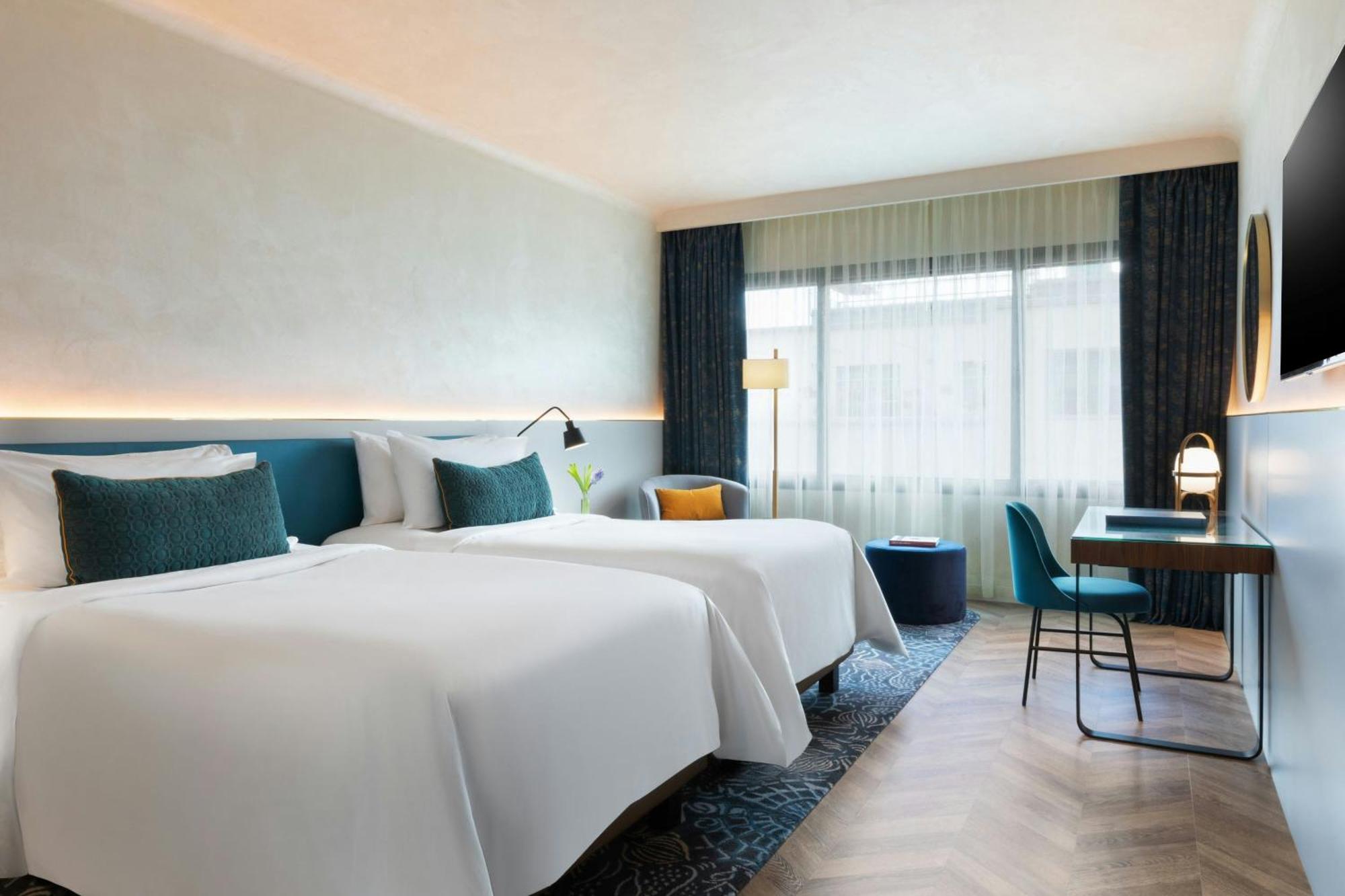 Prestige Room One King or Two Twin Beds