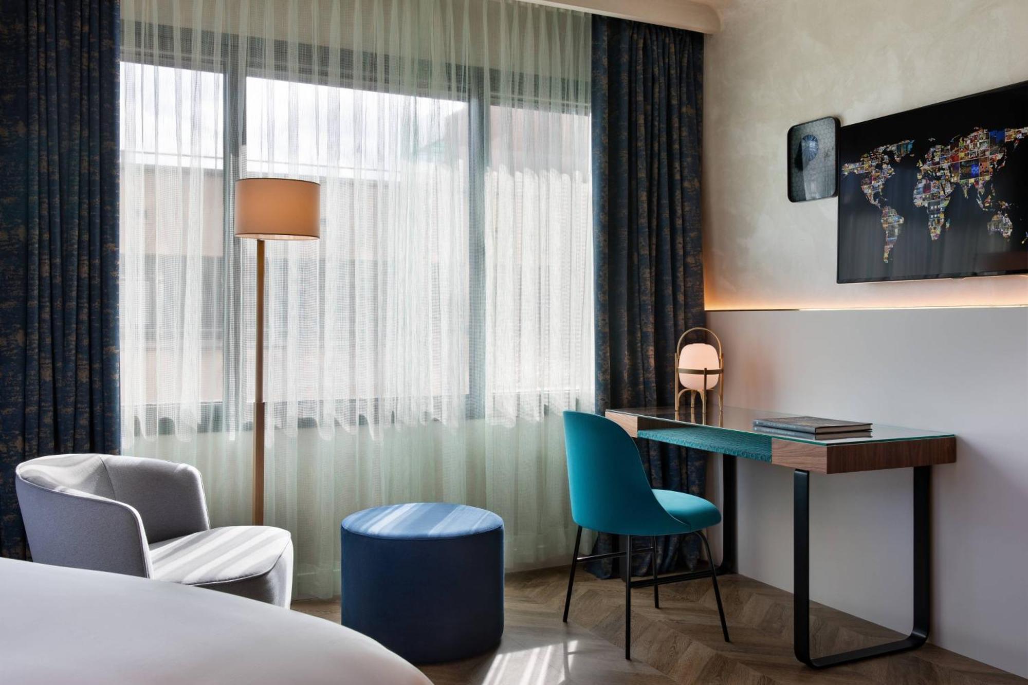 Prestige Corner Room