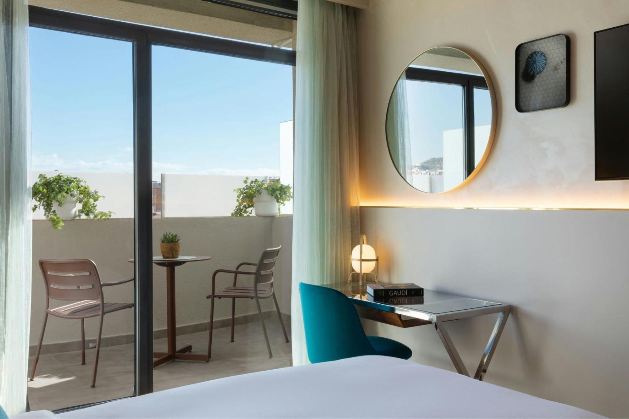 Urban Superior King Room Balcony
