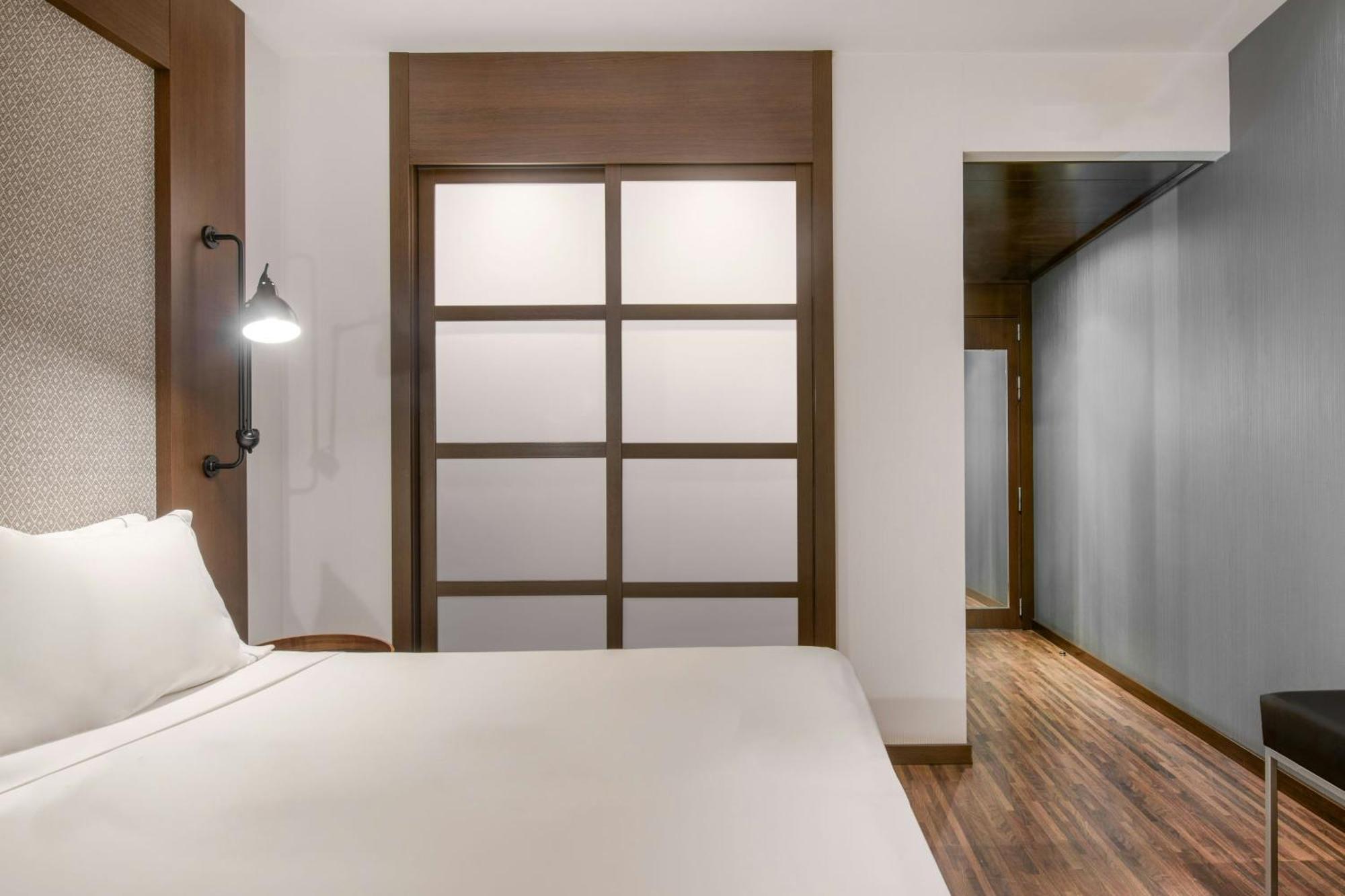 Standard Plus King Guest room 1 King